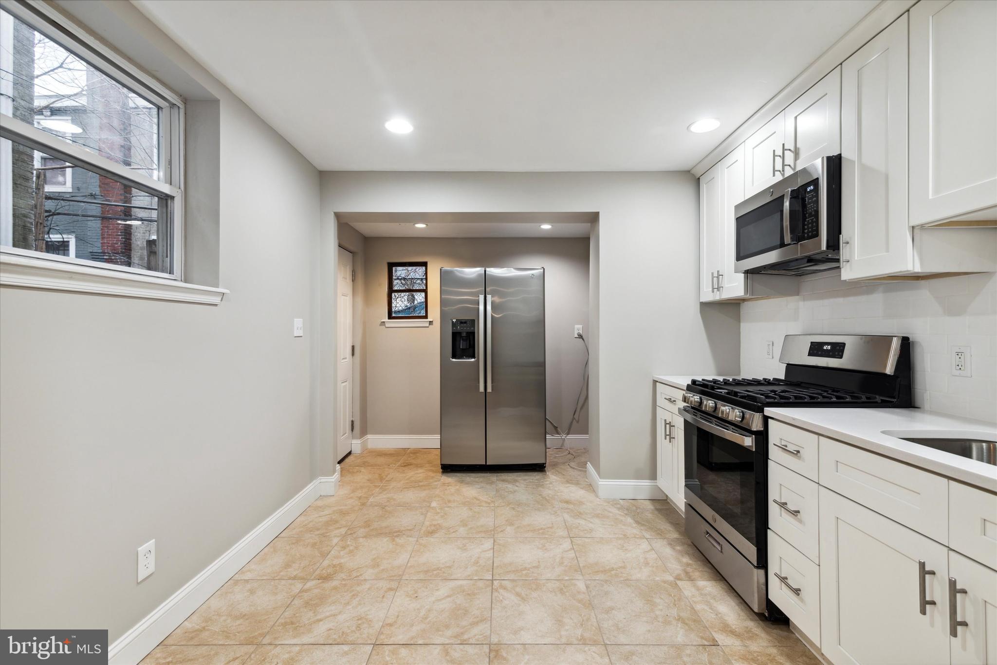 ELMWOOD PARK - Residential