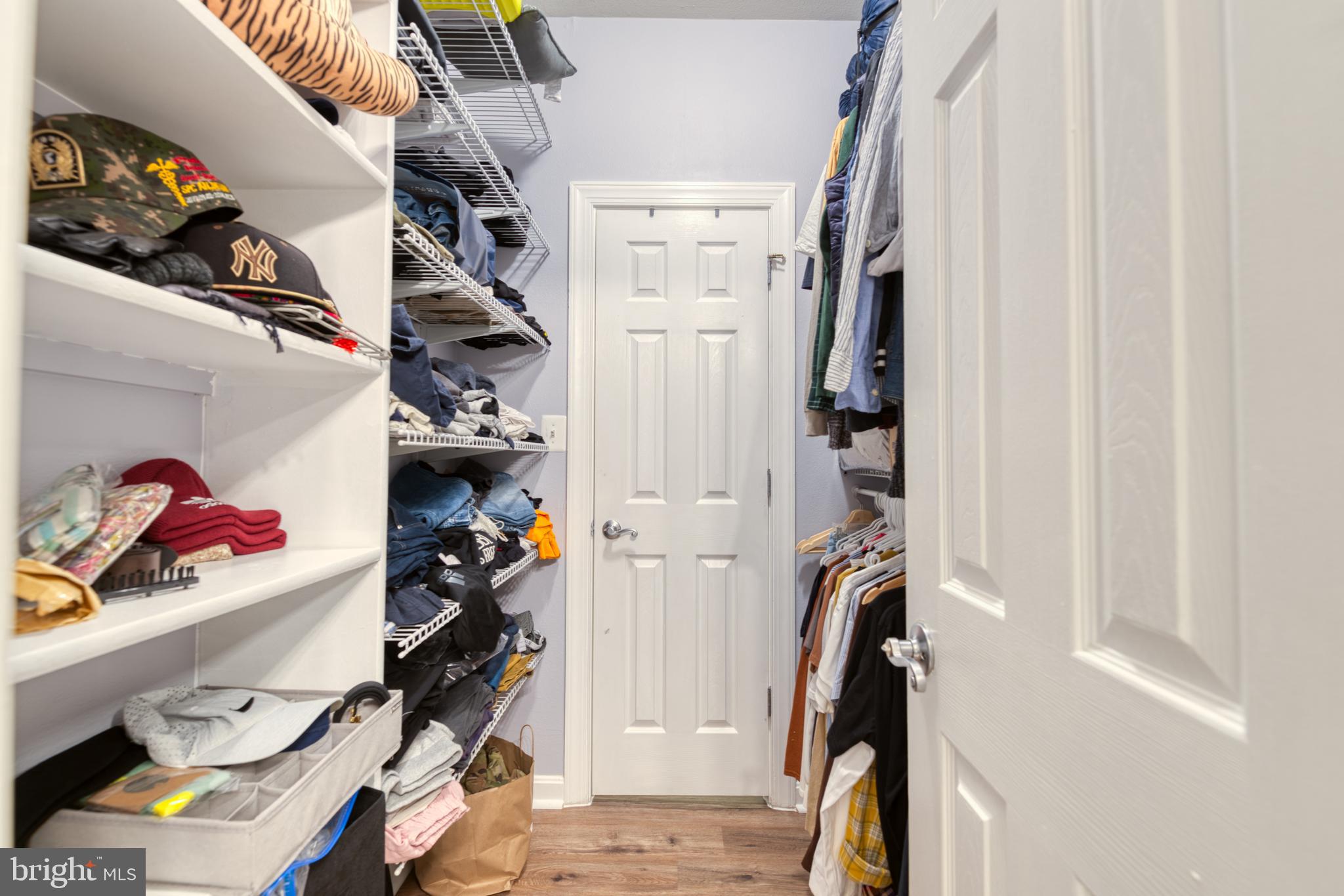 PENDERBROOK SQUARE CONDOMINIUMS - Residential Lease