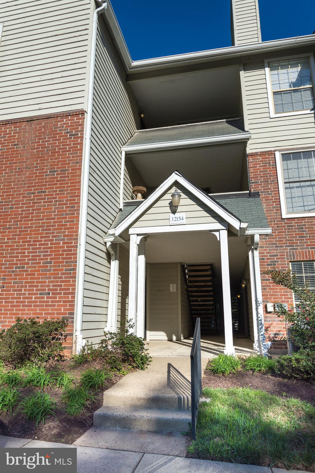 PENDERBROOK SQUARE CONDOMINIUMS - Residential Lease