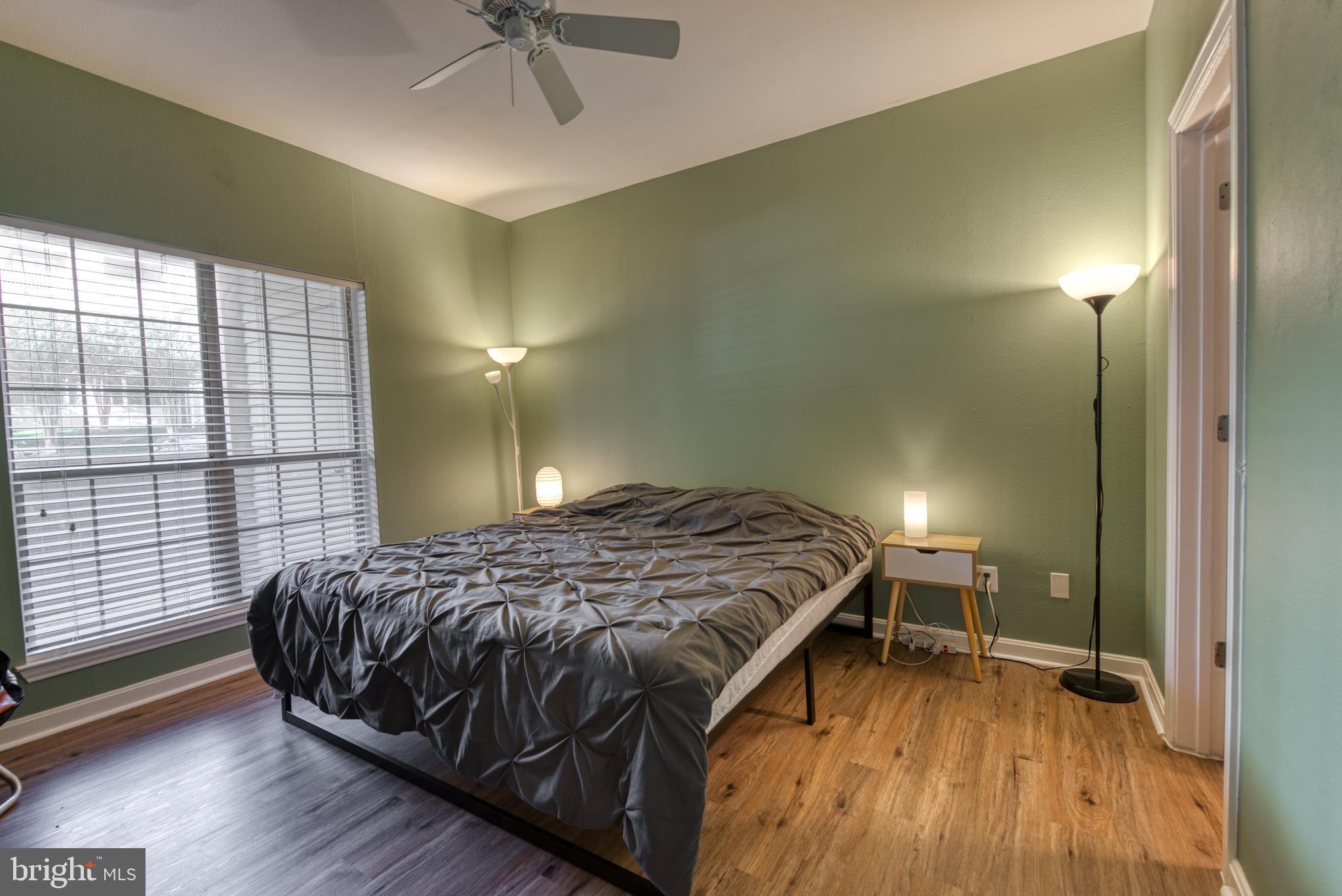 PENDERBROOK SQUARE CONDOMINIUMS - Residential Lease