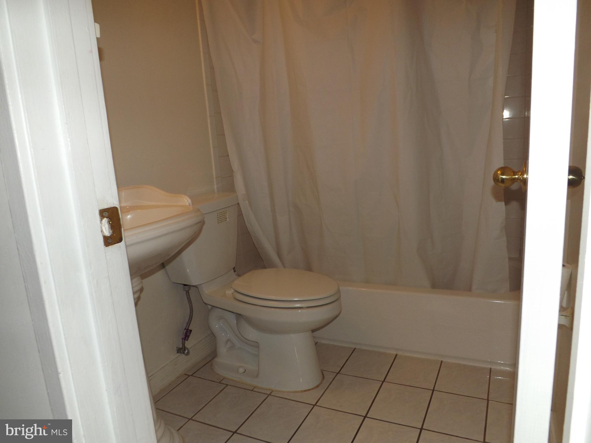 MOSBY WOODS GARDEN - Residential