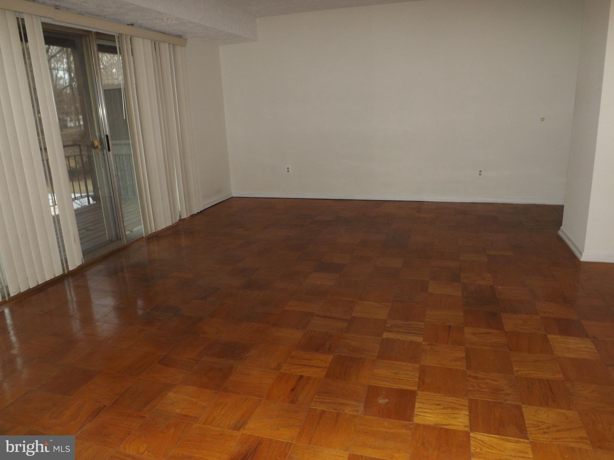 MOSBY WOODS GARDEN - Residential