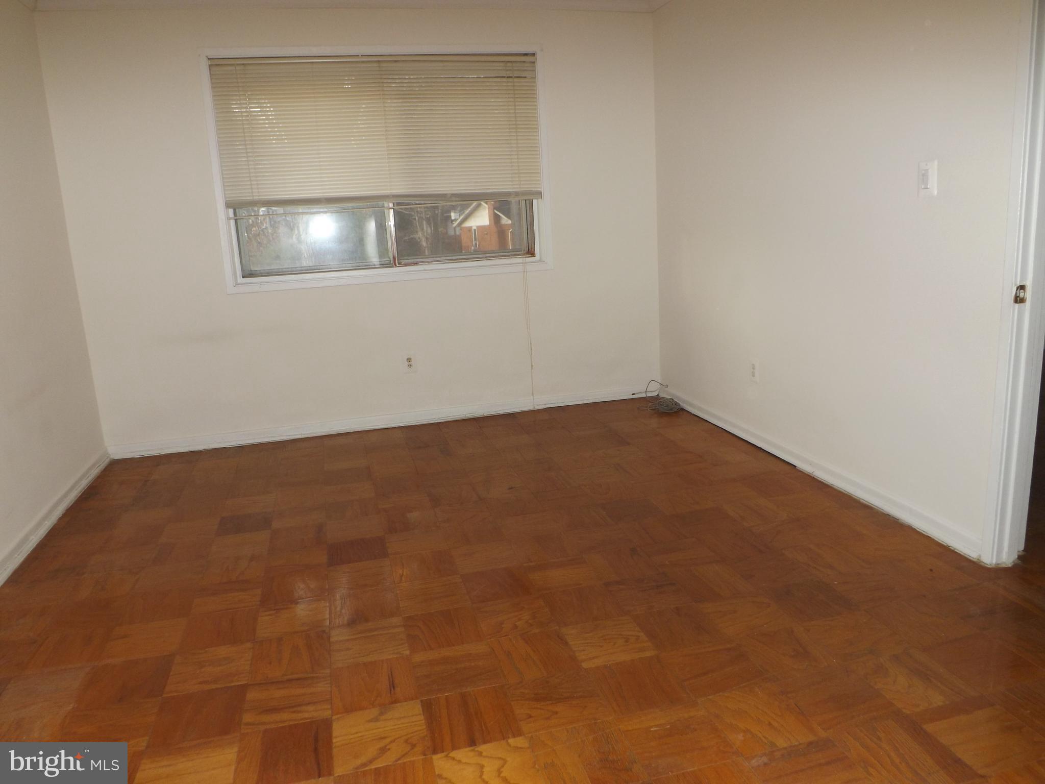 MOSBY WOODS GARDEN - Residential