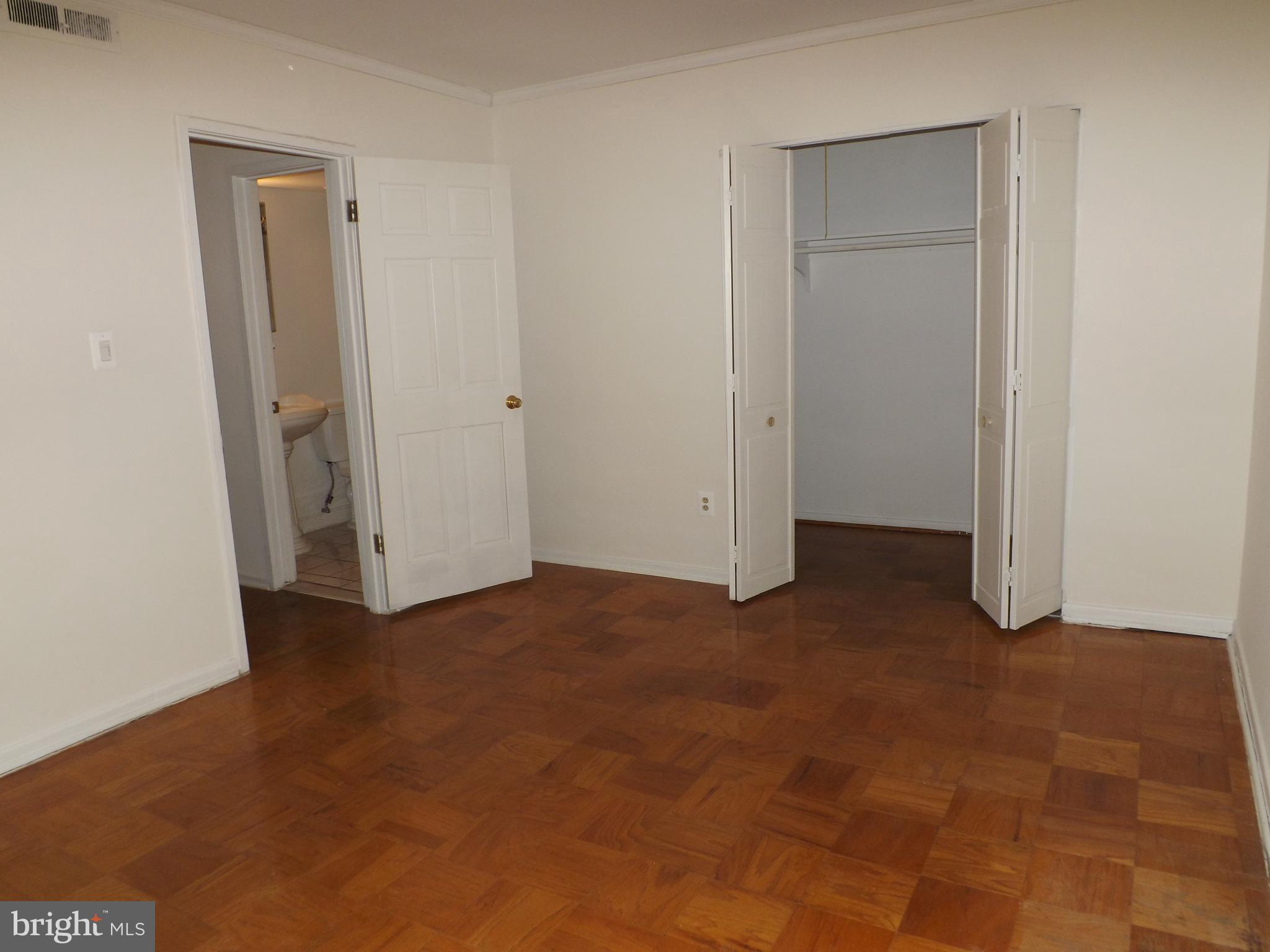 MOSBY WOODS GARDEN - Residential