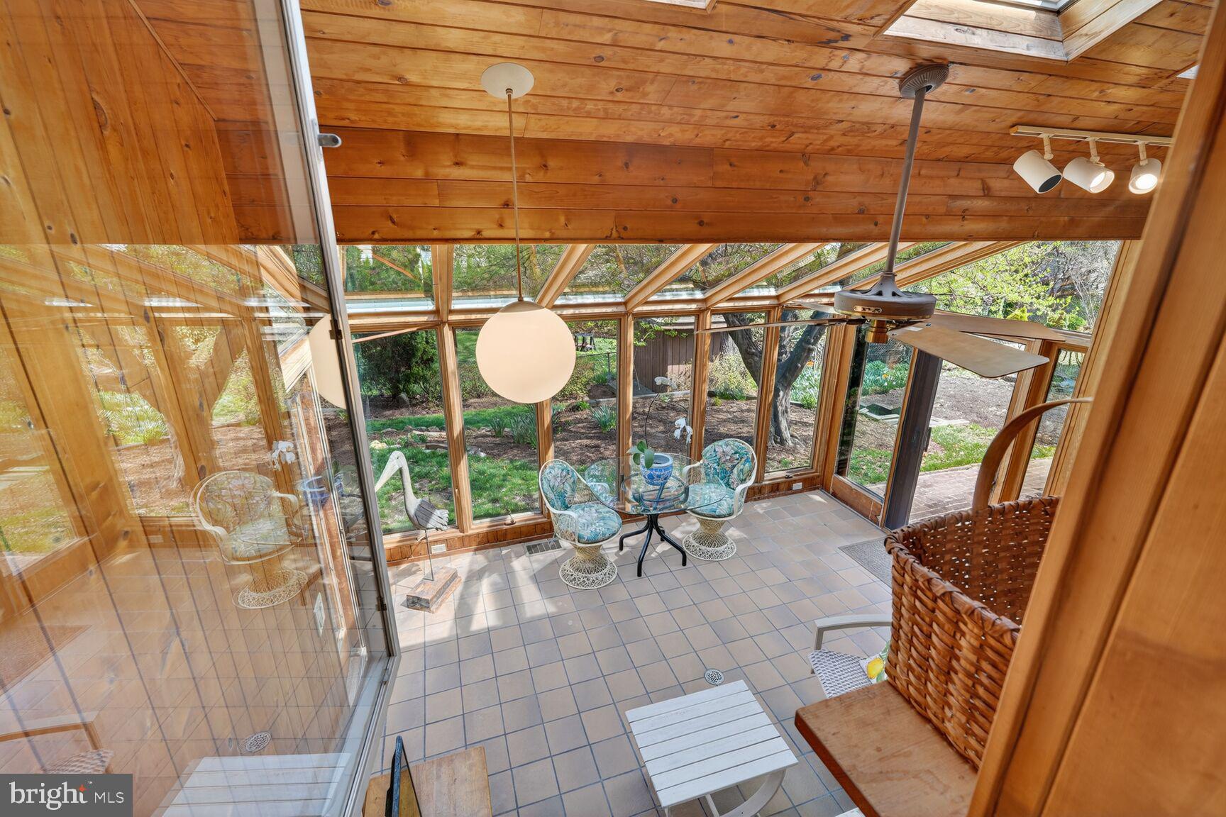 2633 N FLORIDA STREET