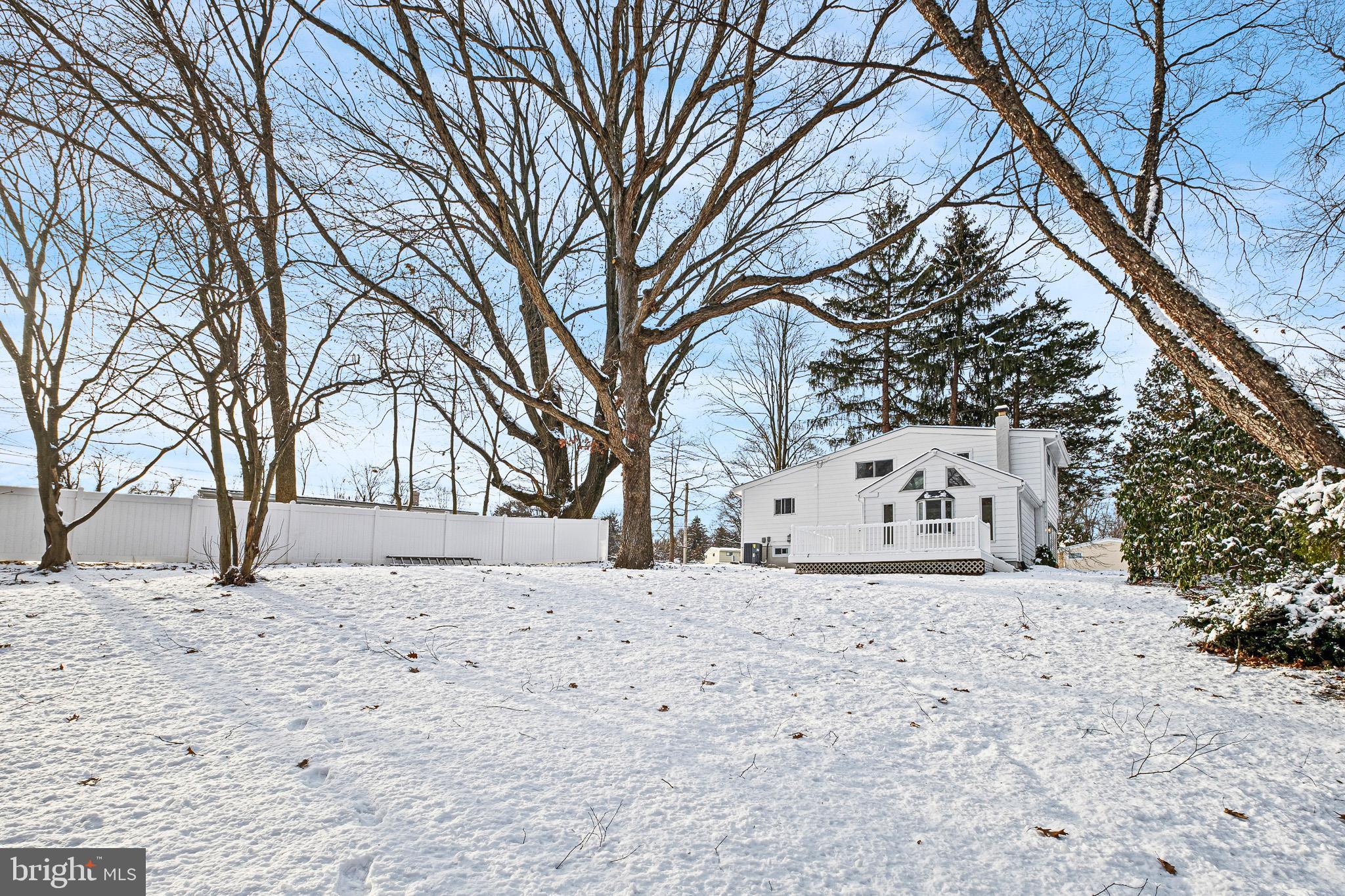 FLORA HILLS - Residential