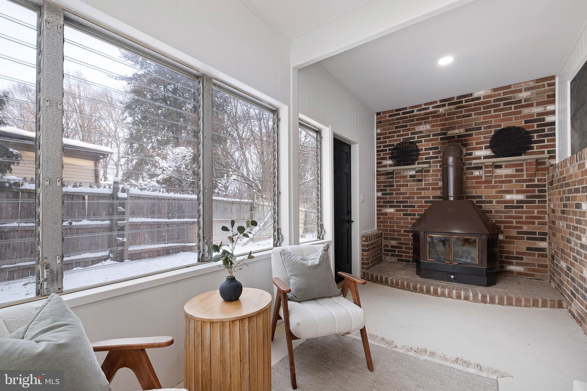 FLORA HILLS - Residential