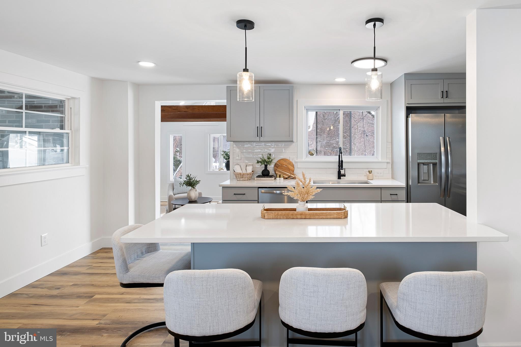 FLORA HILLS - Residential