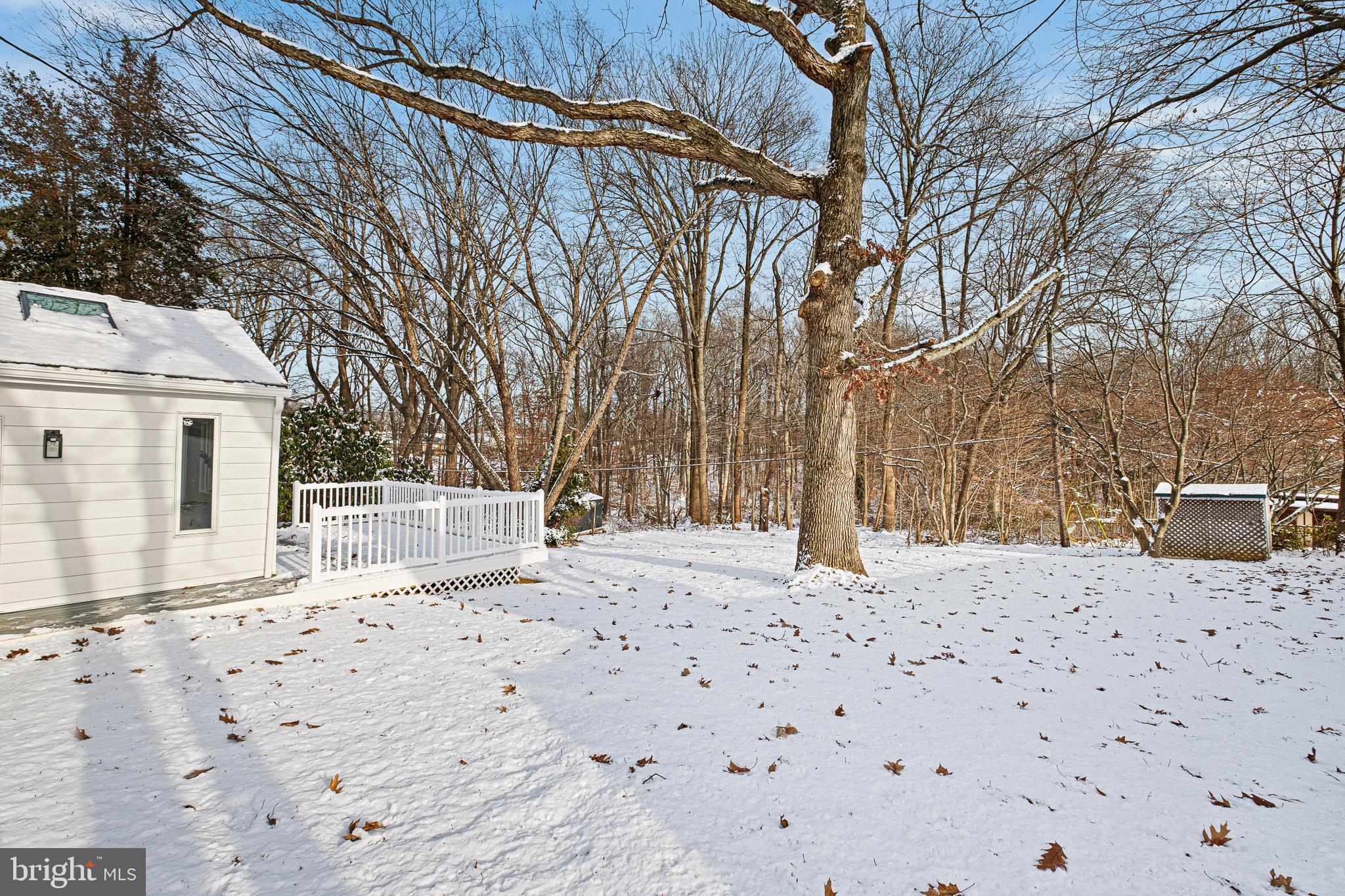 FLORA HILLS - Residential