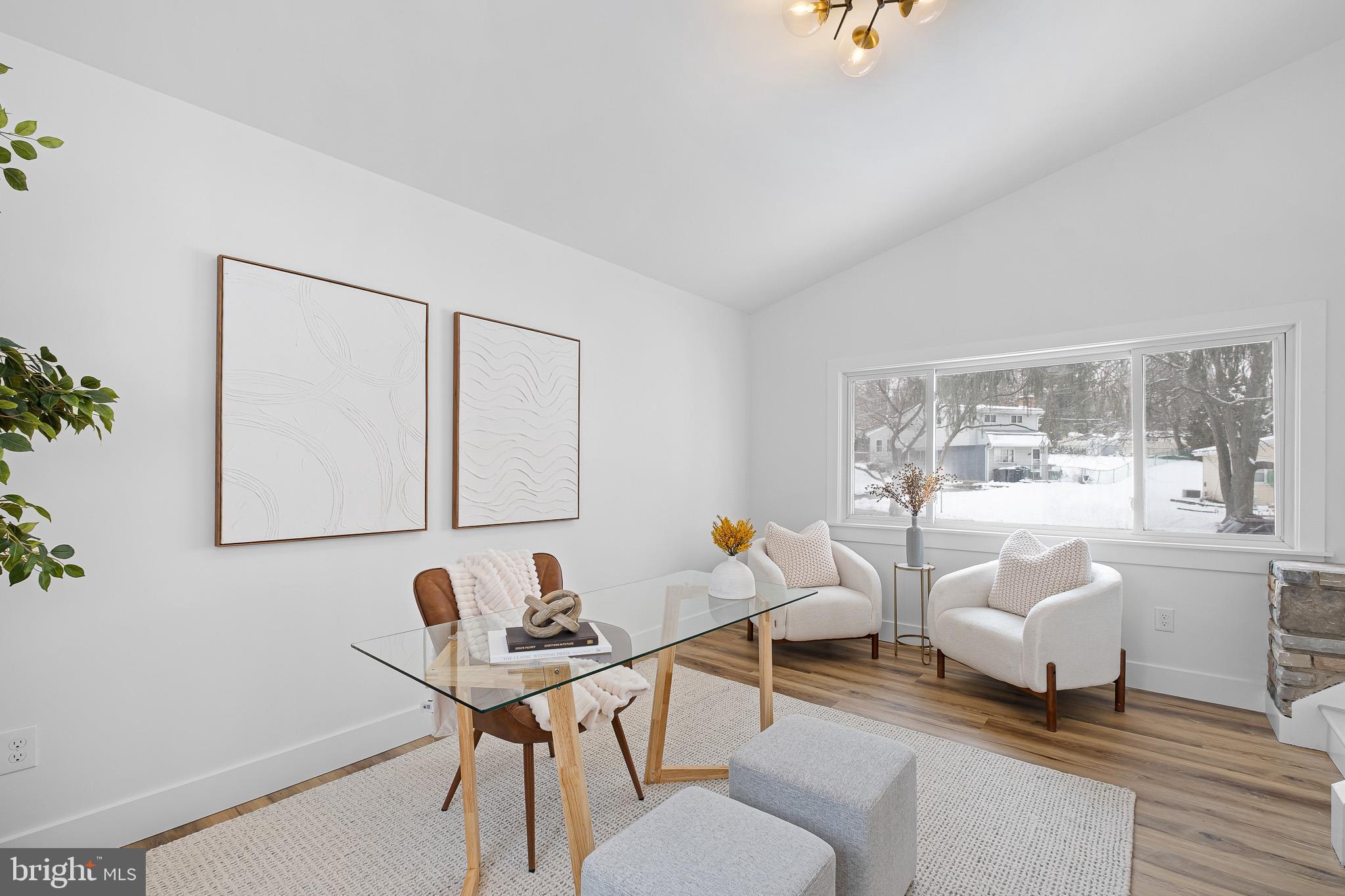 FLORA HILLS - Residential