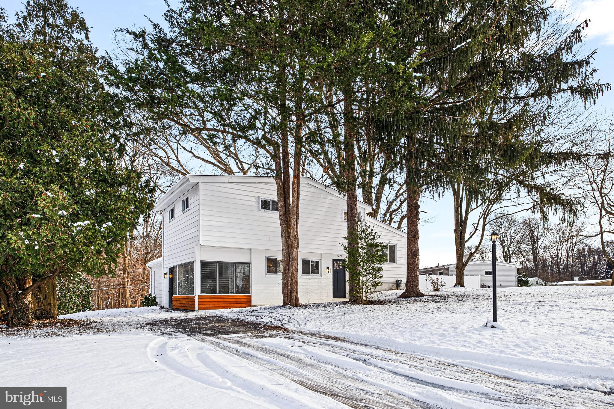 FLORA HILLS - Residential