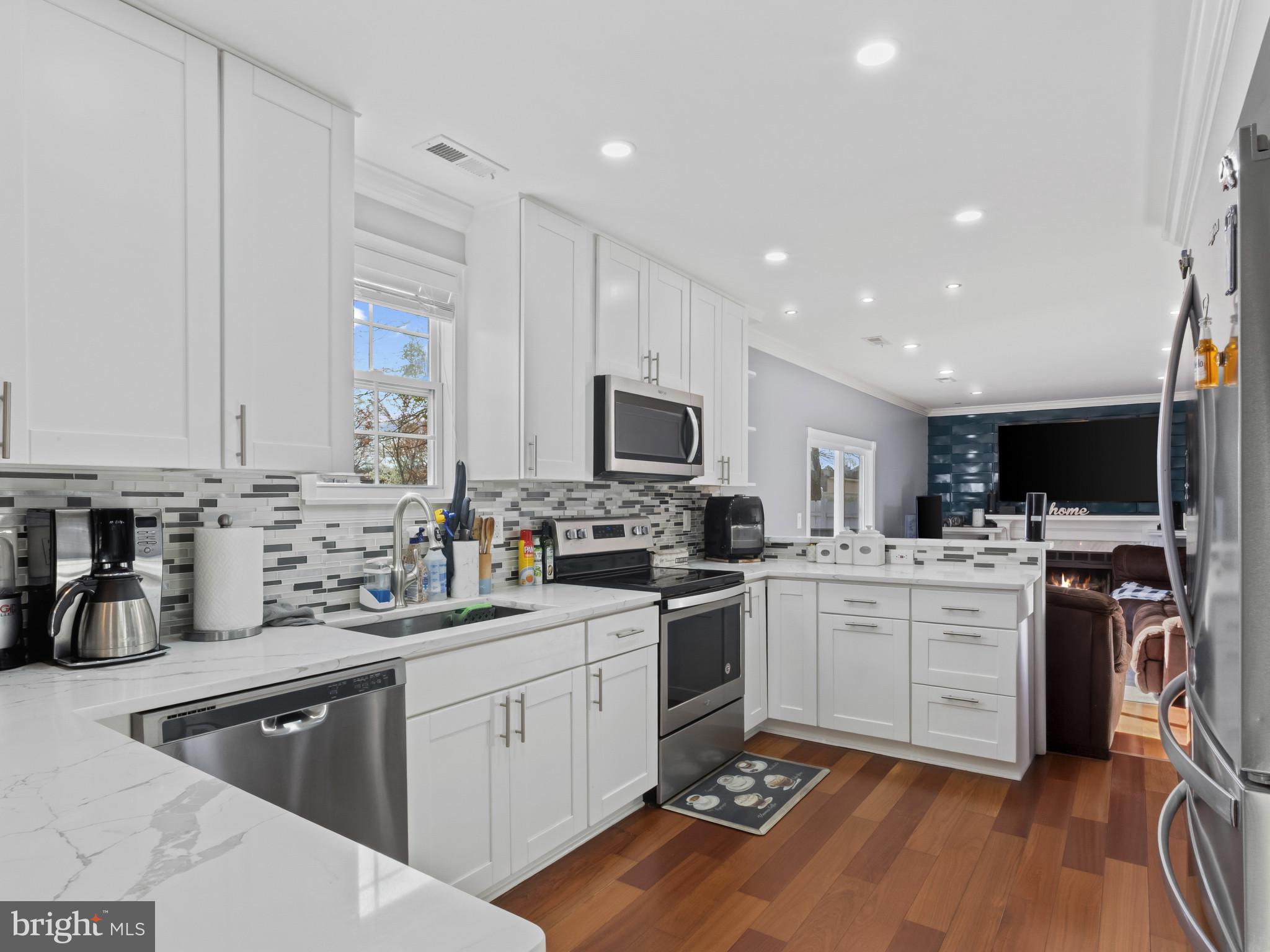 FOX RUN ESTATES - Residential