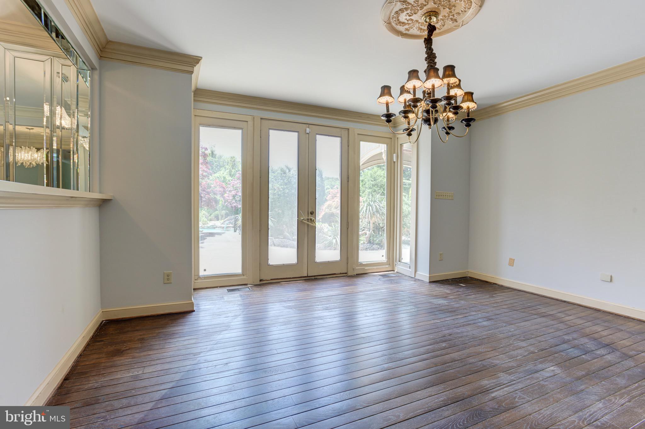MERRY GO ROUND FARM - Residential