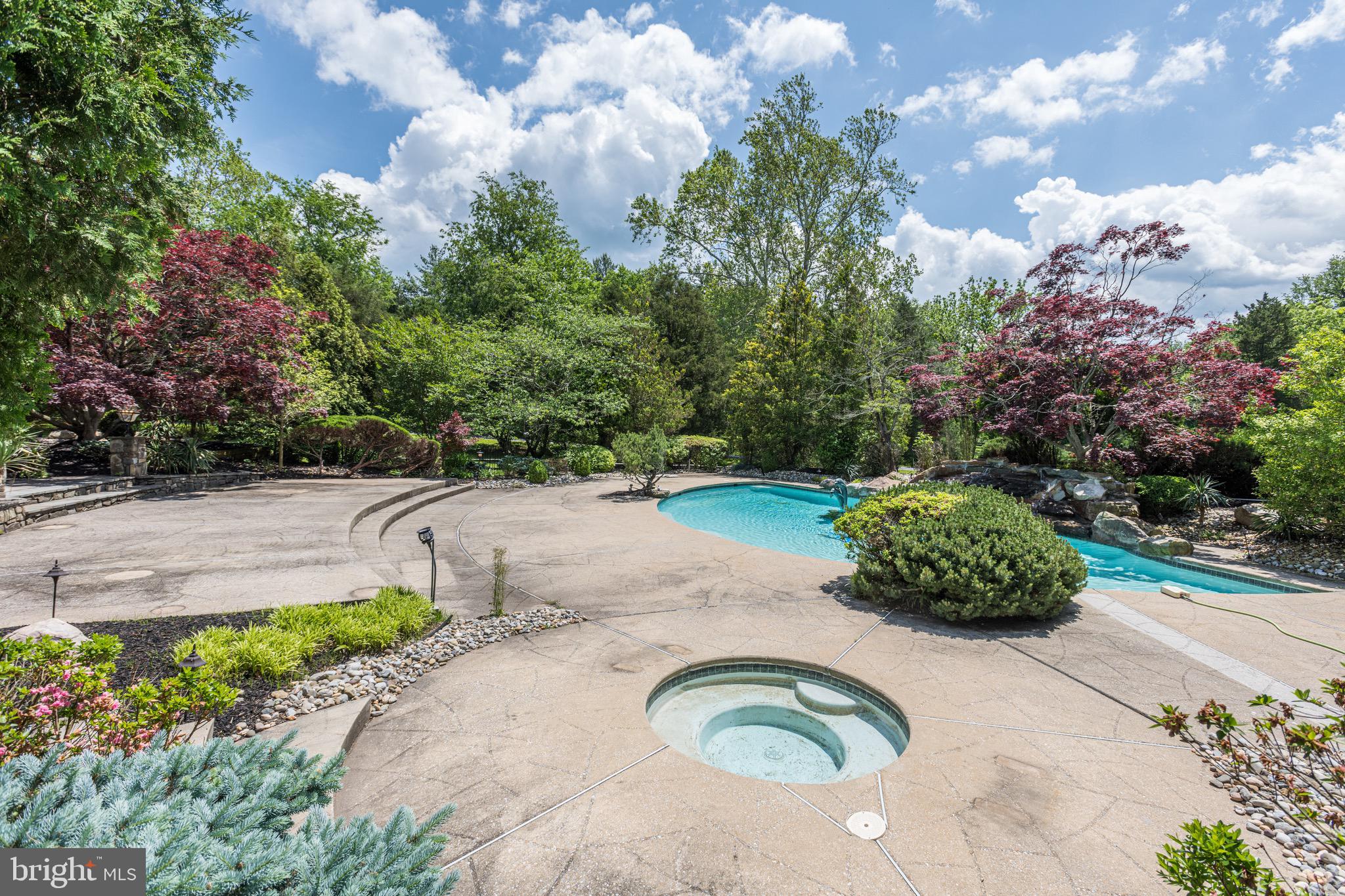 MERRY GO ROUND FARM - Residential