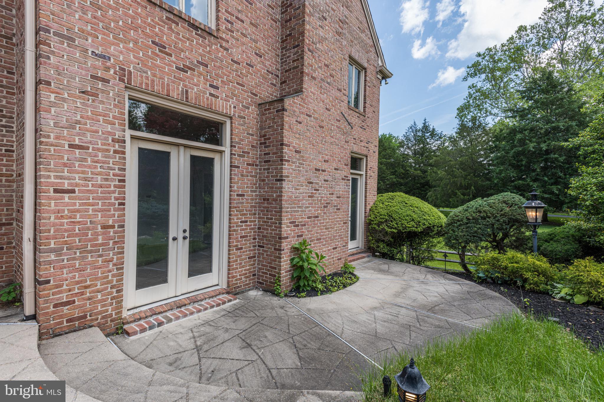 MERRY GO ROUND FARM - Residential