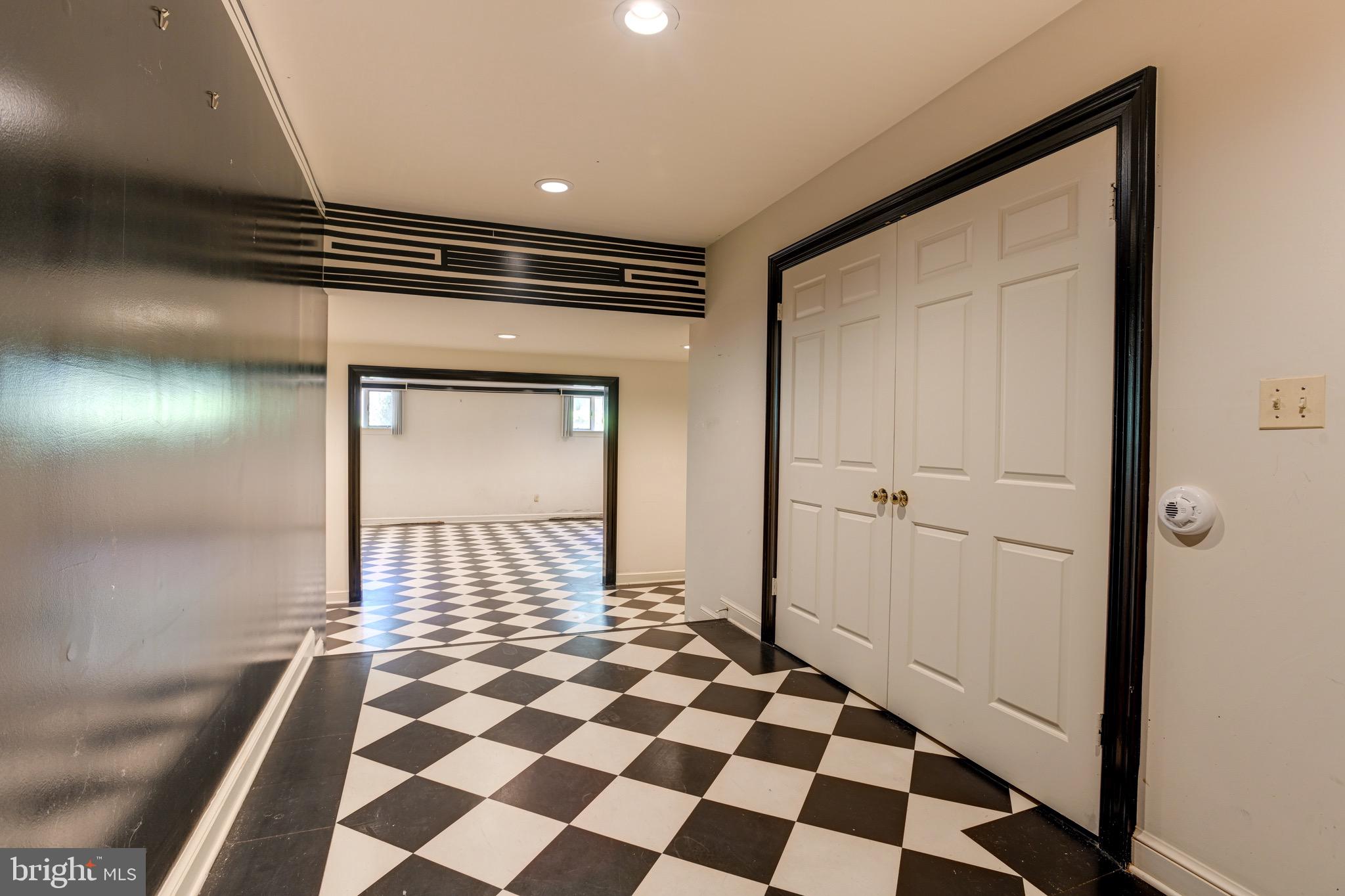 MERRY GO ROUND FARM - Residential