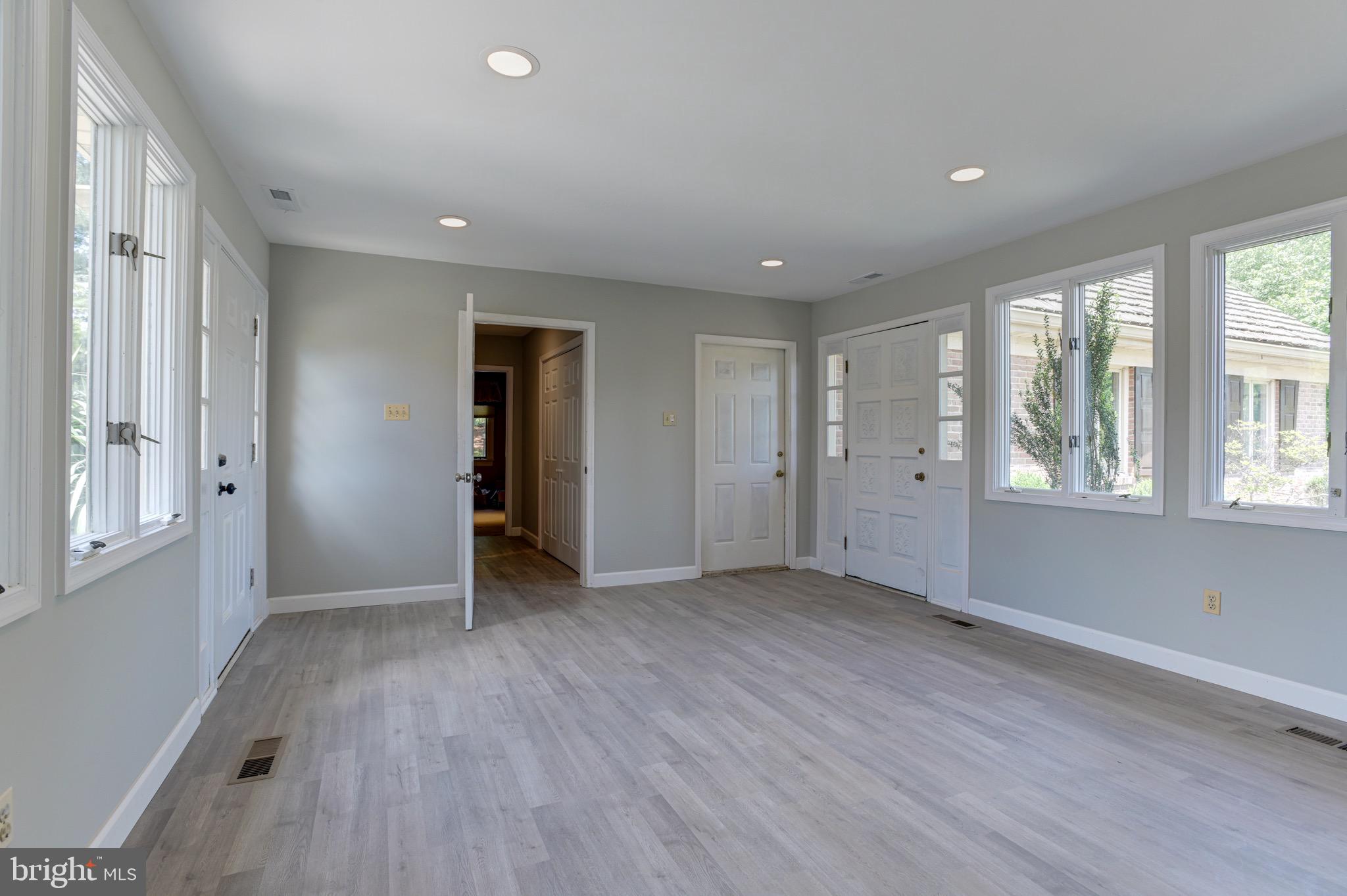 MERRY GO ROUND FARM - Residential