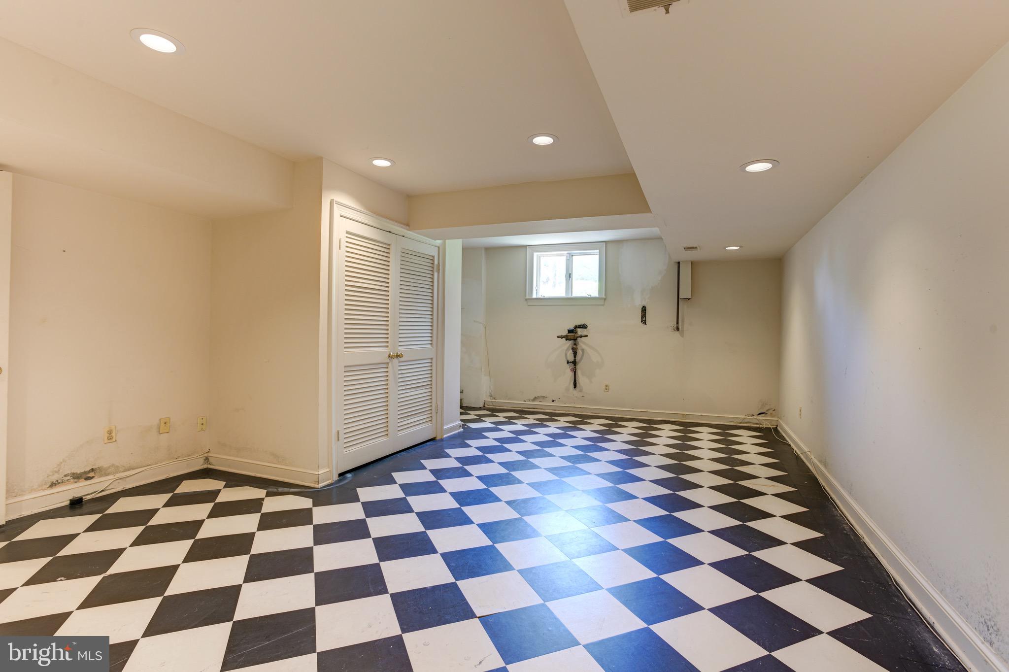 MERRY GO ROUND FARM - Residential