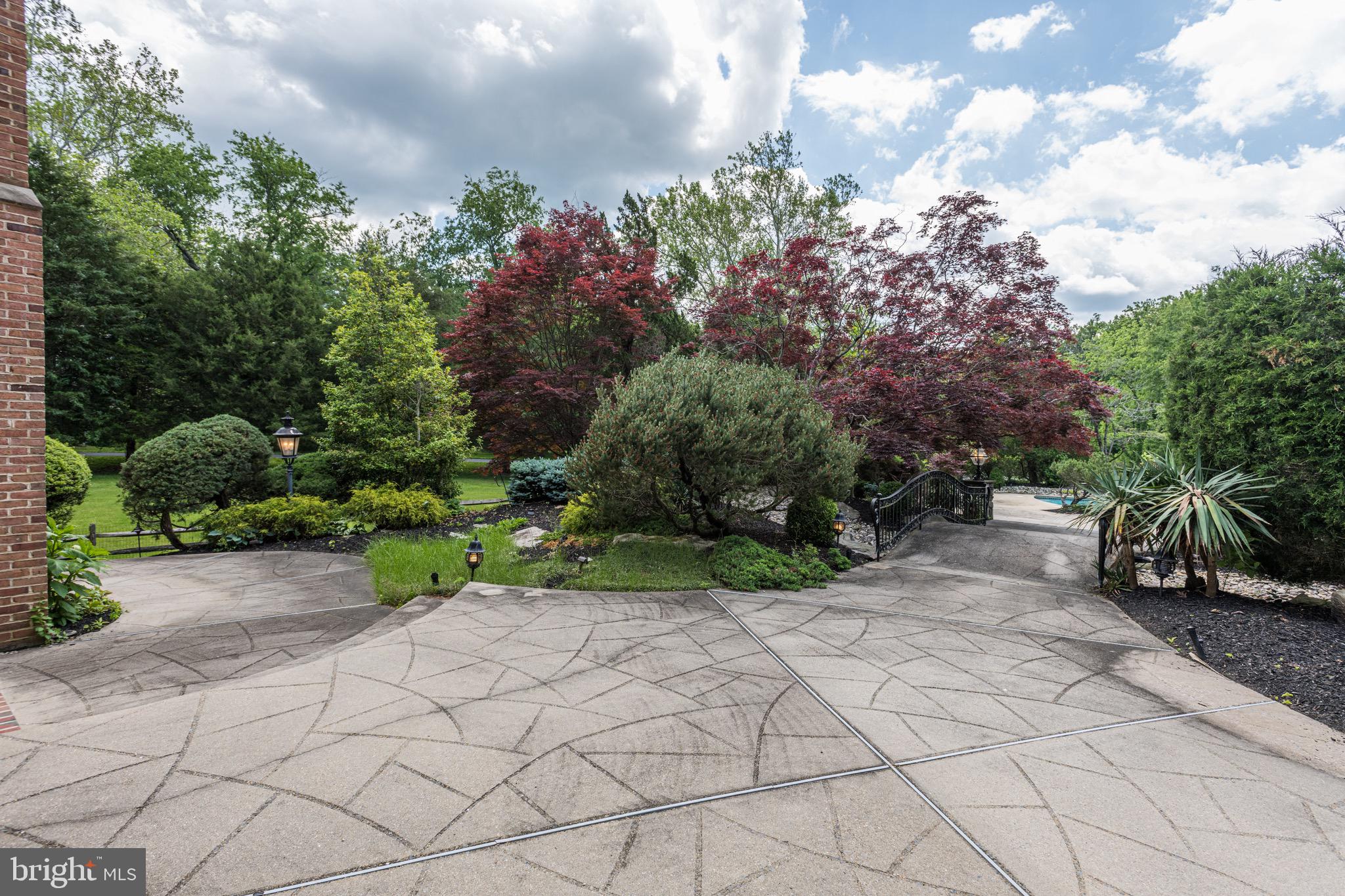 MERRY GO ROUND FARM - Residential