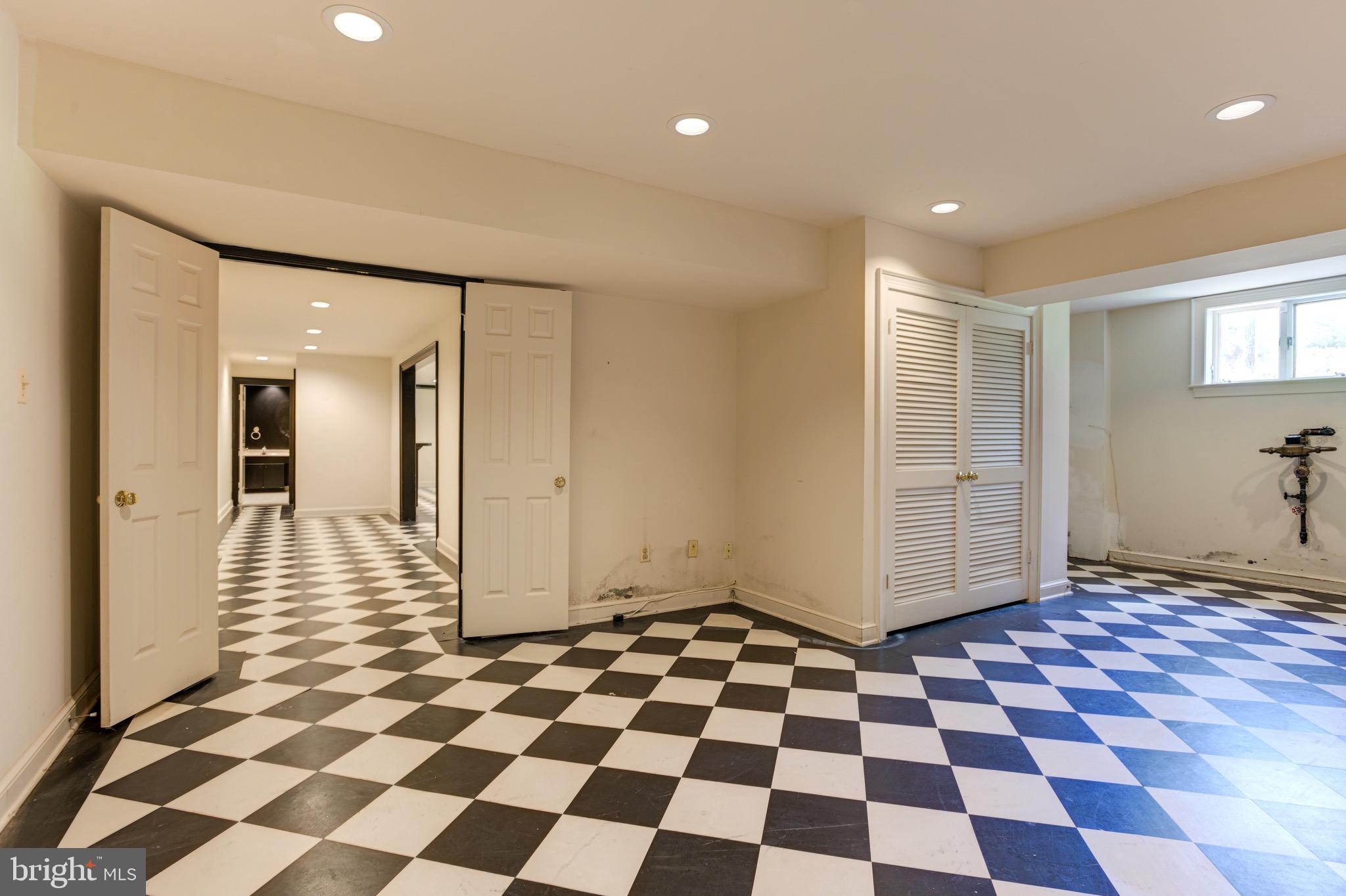 MERRY GO ROUND FARM - Residential