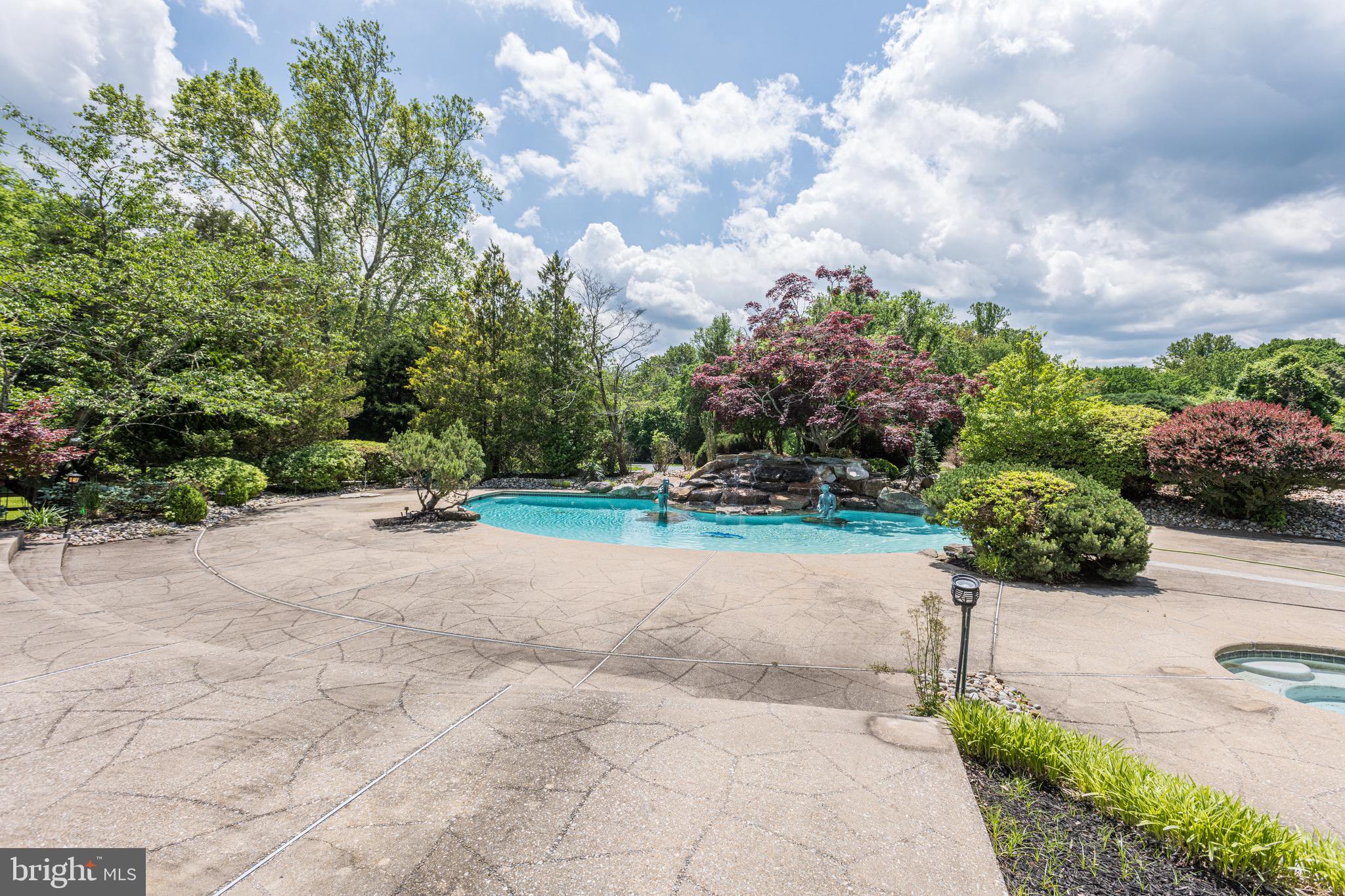 MERRY GO ROUND FARM - Residential