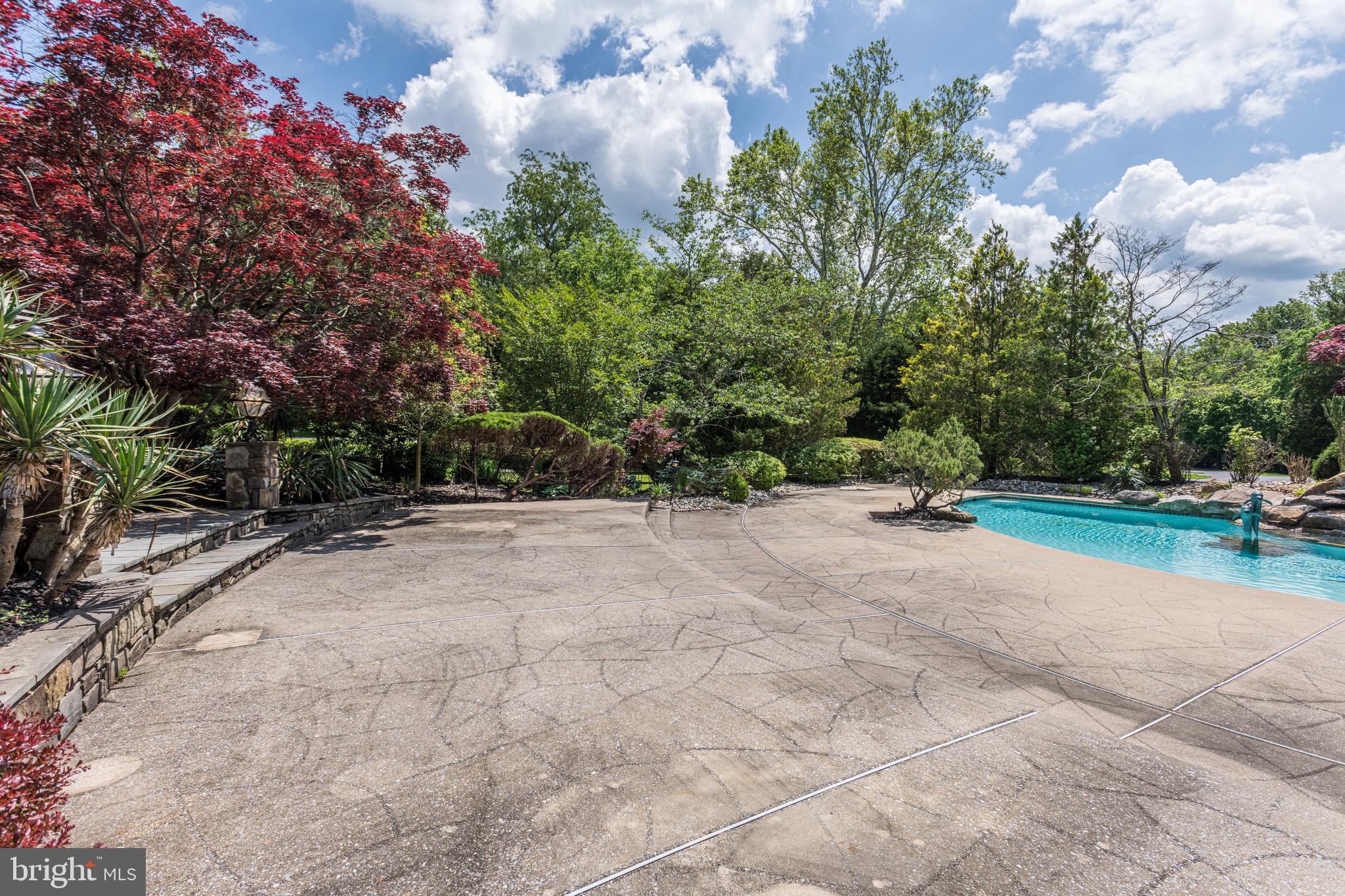 MERRY GO ROUND FARM - Residential