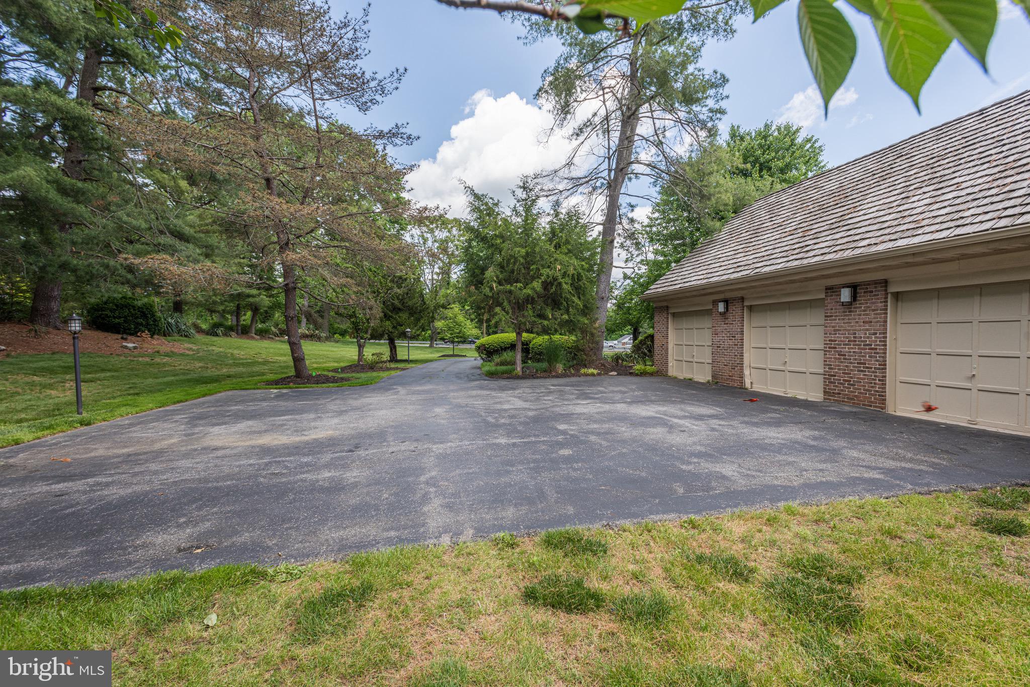 MERRY GO ROUND FARM - Residential