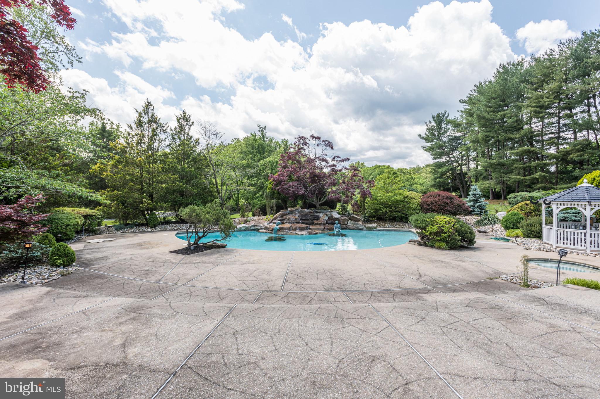 MERRY GO ROUND FARM - Residential