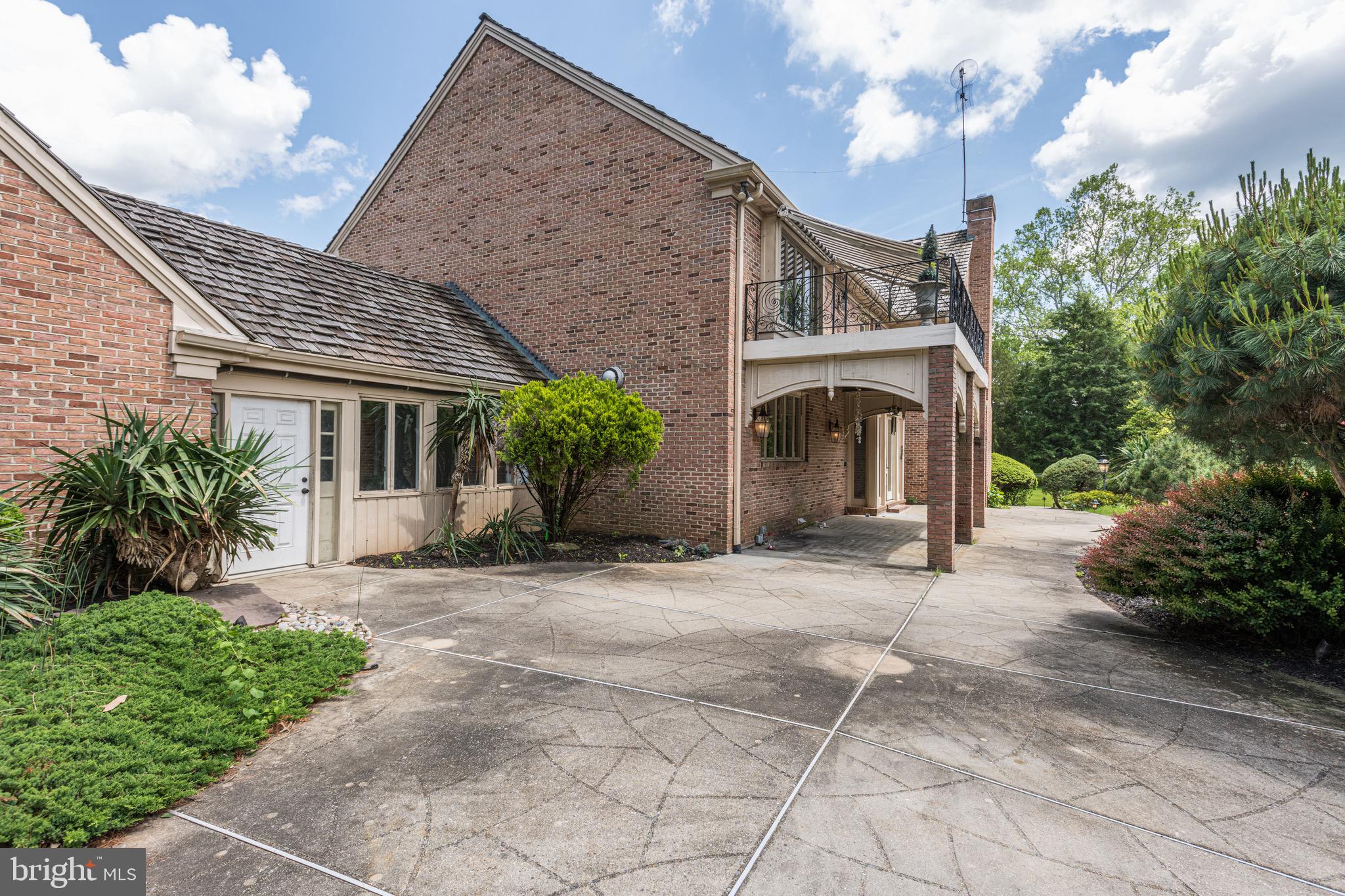 MERRY GO ROUND FARM - Residential
