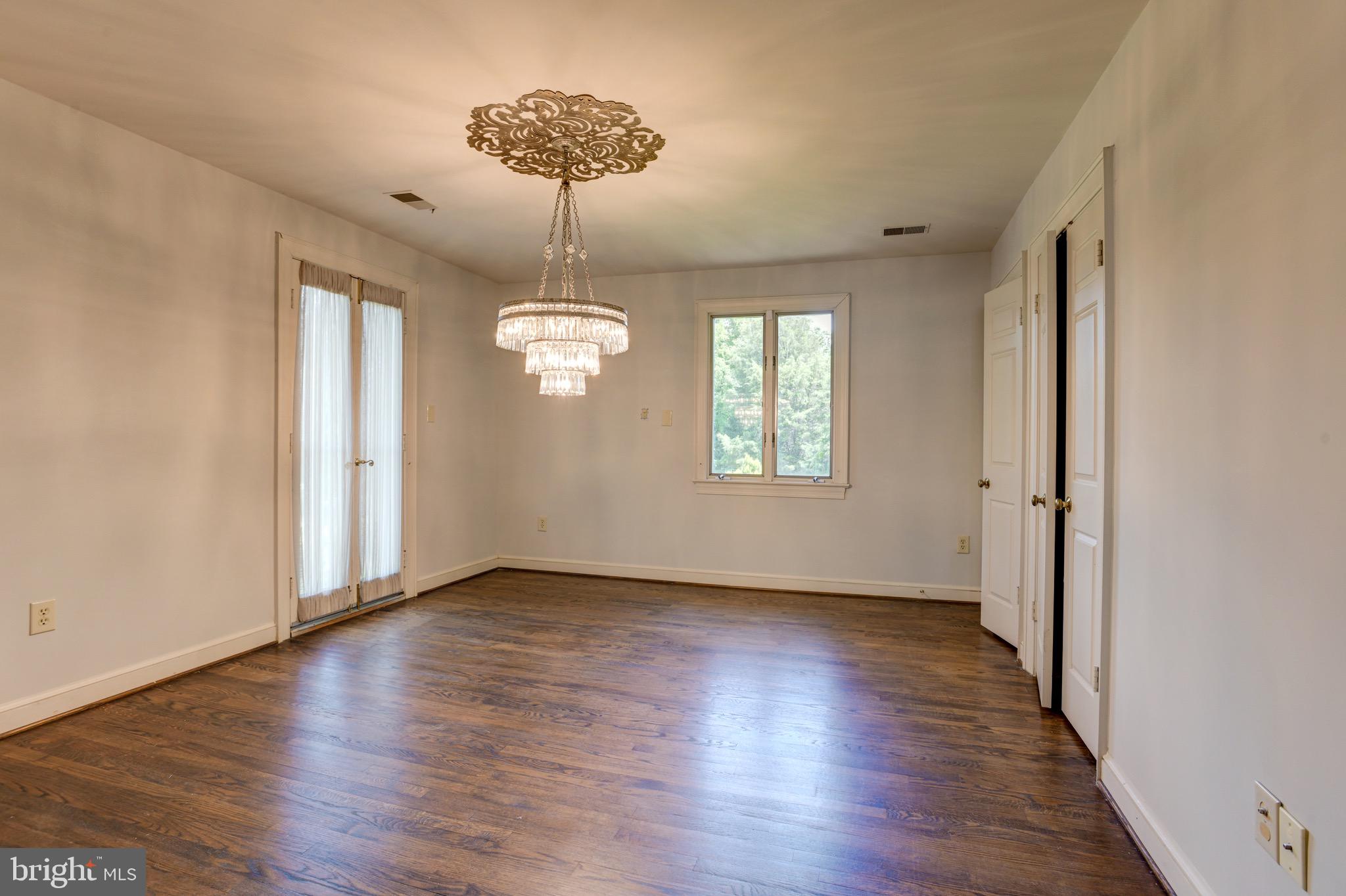 MERRY GO ROUND FARM - Residential