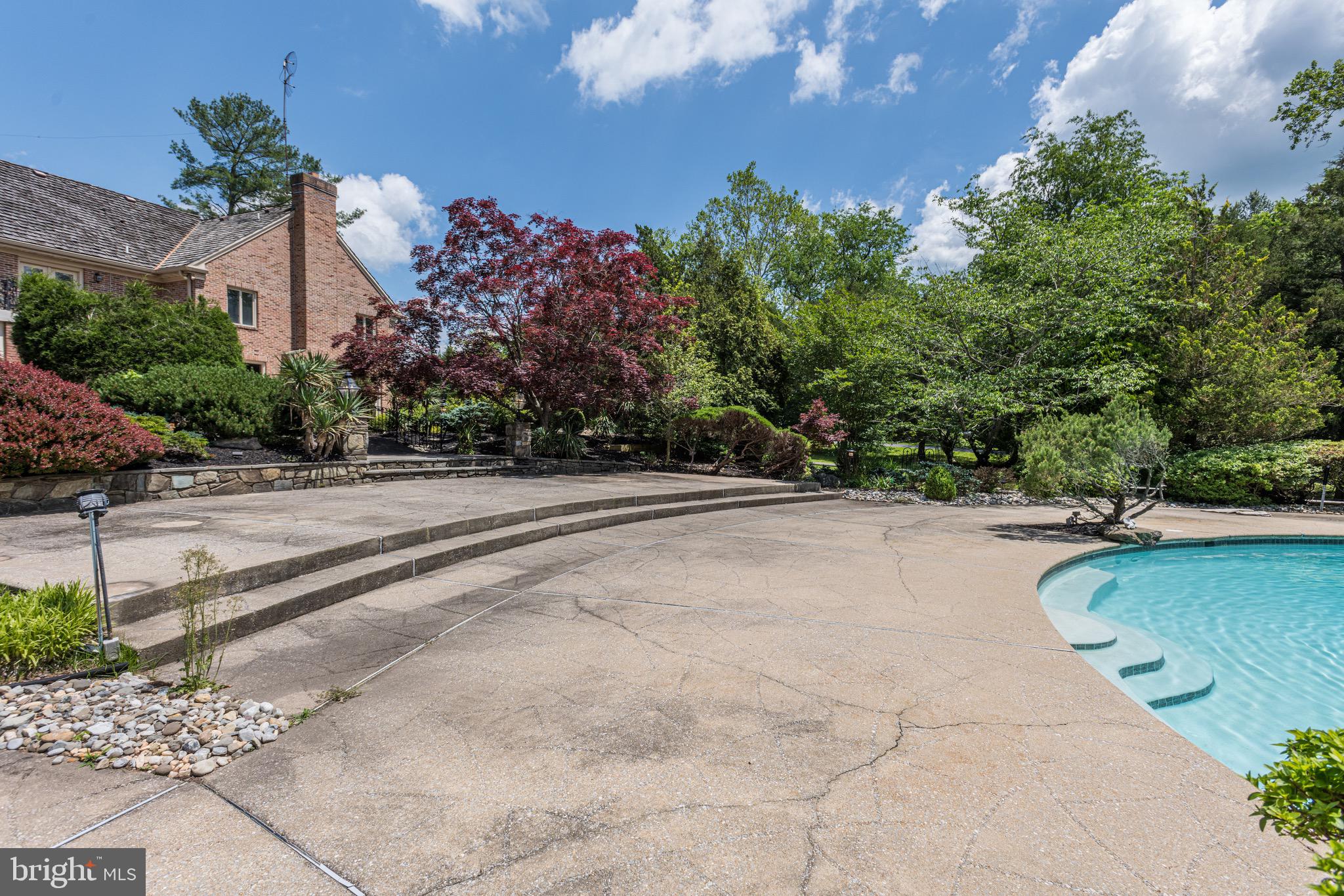 MERRY GO ROUND FARM - Residential