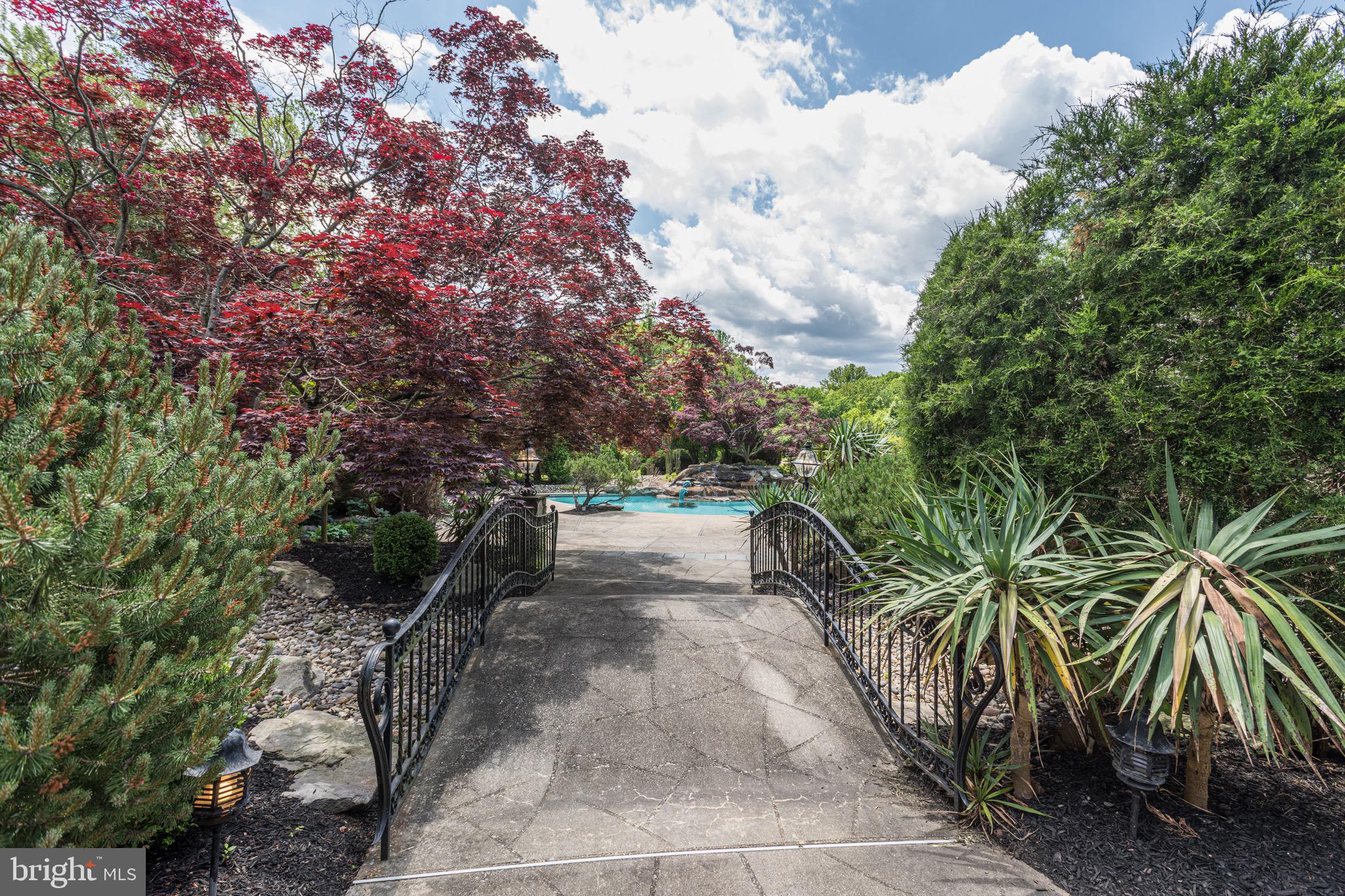 MERRY GO ROUND FARM - Residential
