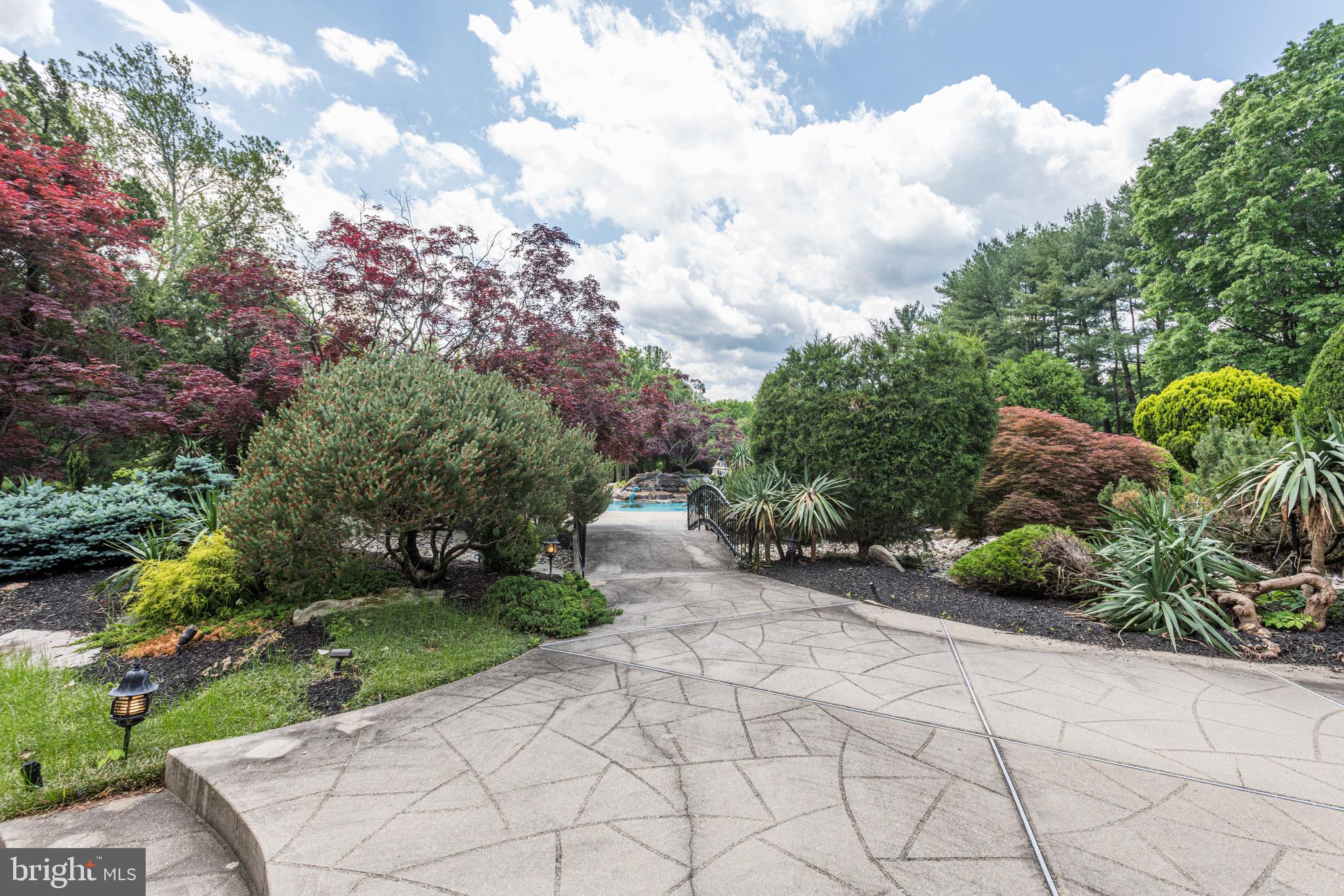 MERRY GO ROUND FARM - Residential