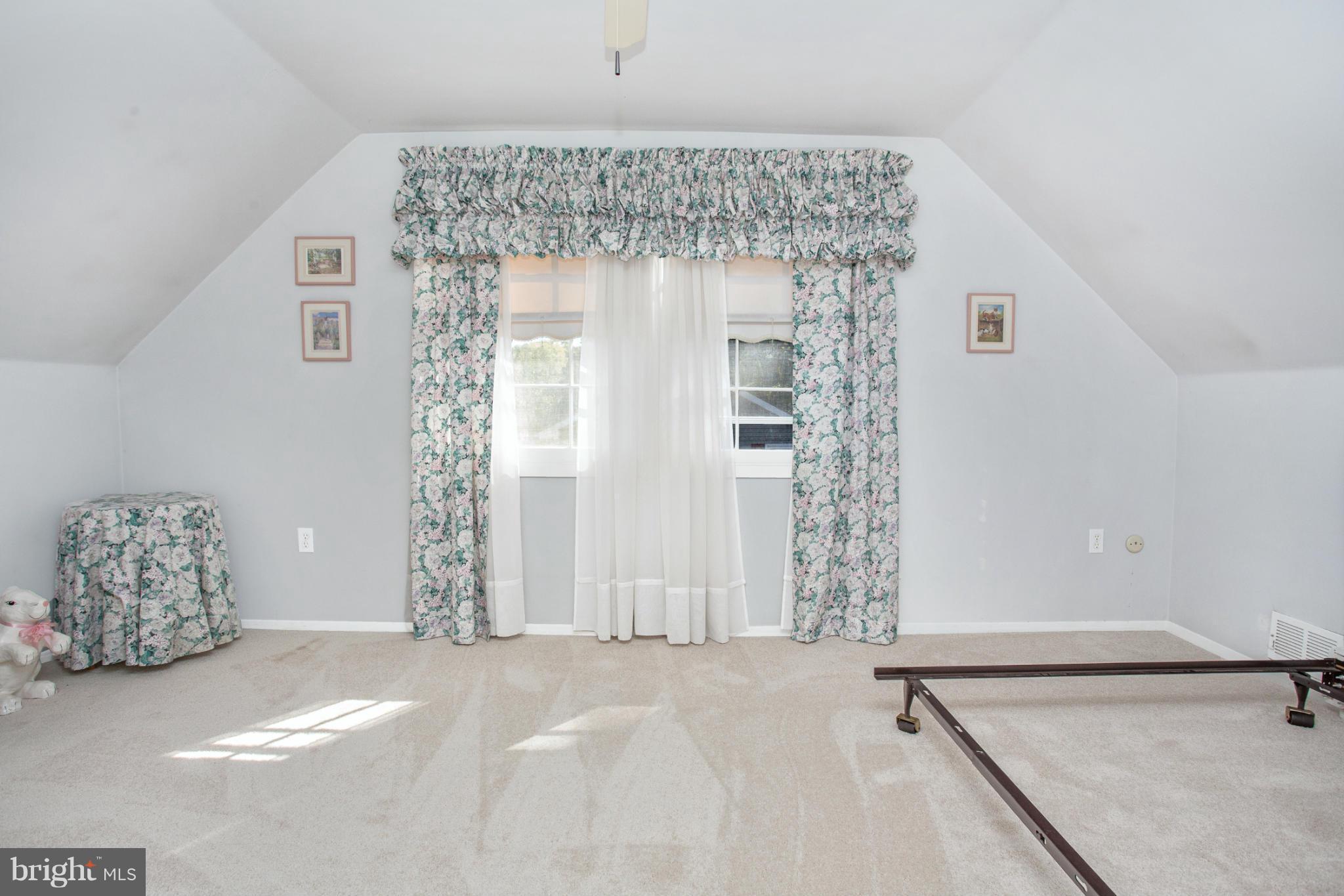 VICTORIA HEIGHTS - Residential