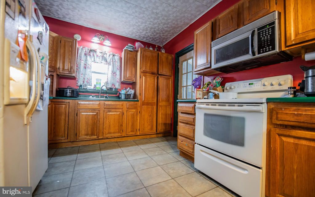 Photo of 1043 Charles St, JERSEY SHORE, PA 17740 (MLS # PACL2025328)