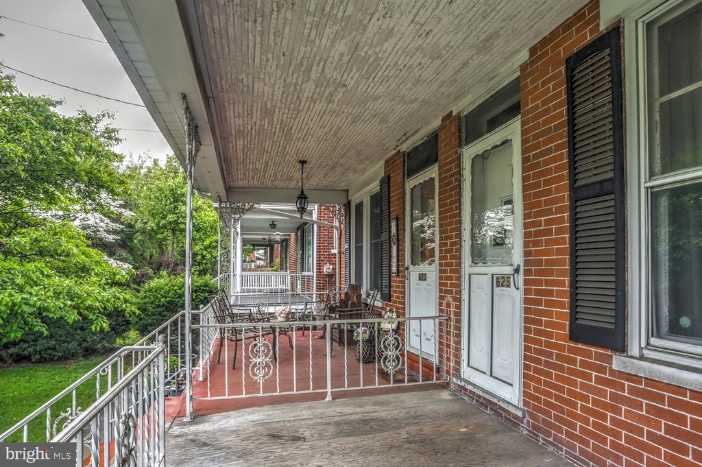 Photo of 625 NEW HOLLAND AVE, LANCASTER, PA 17602 (MLS # PALA2035042)