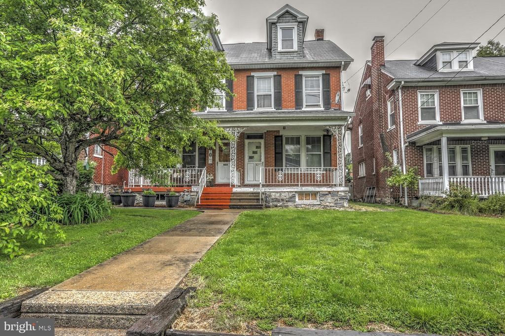 Photo of 625 NEW HOLLAND AVE, LANCASTER, PA 17602 (MLS # PALA2035042)