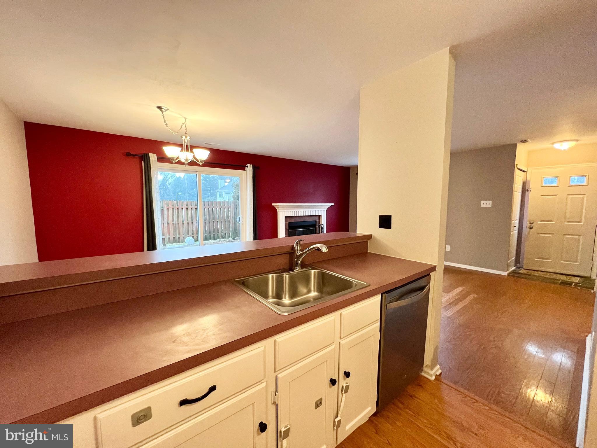 SAW MILL VALLEY - Residential Lease