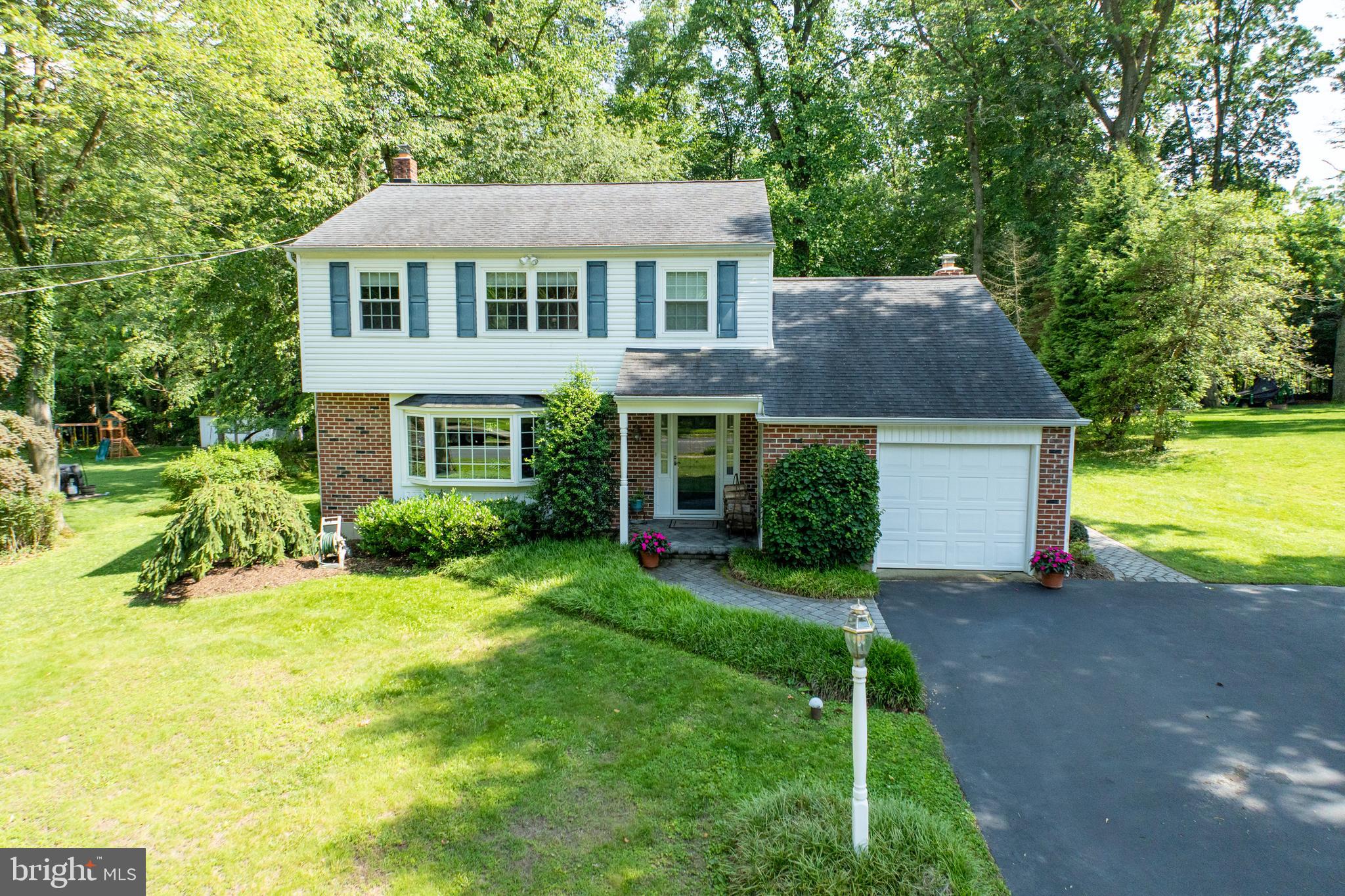 416 DEVON DRIVE