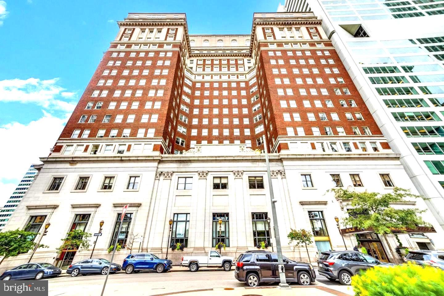 LOGAN SQUARE - Residential