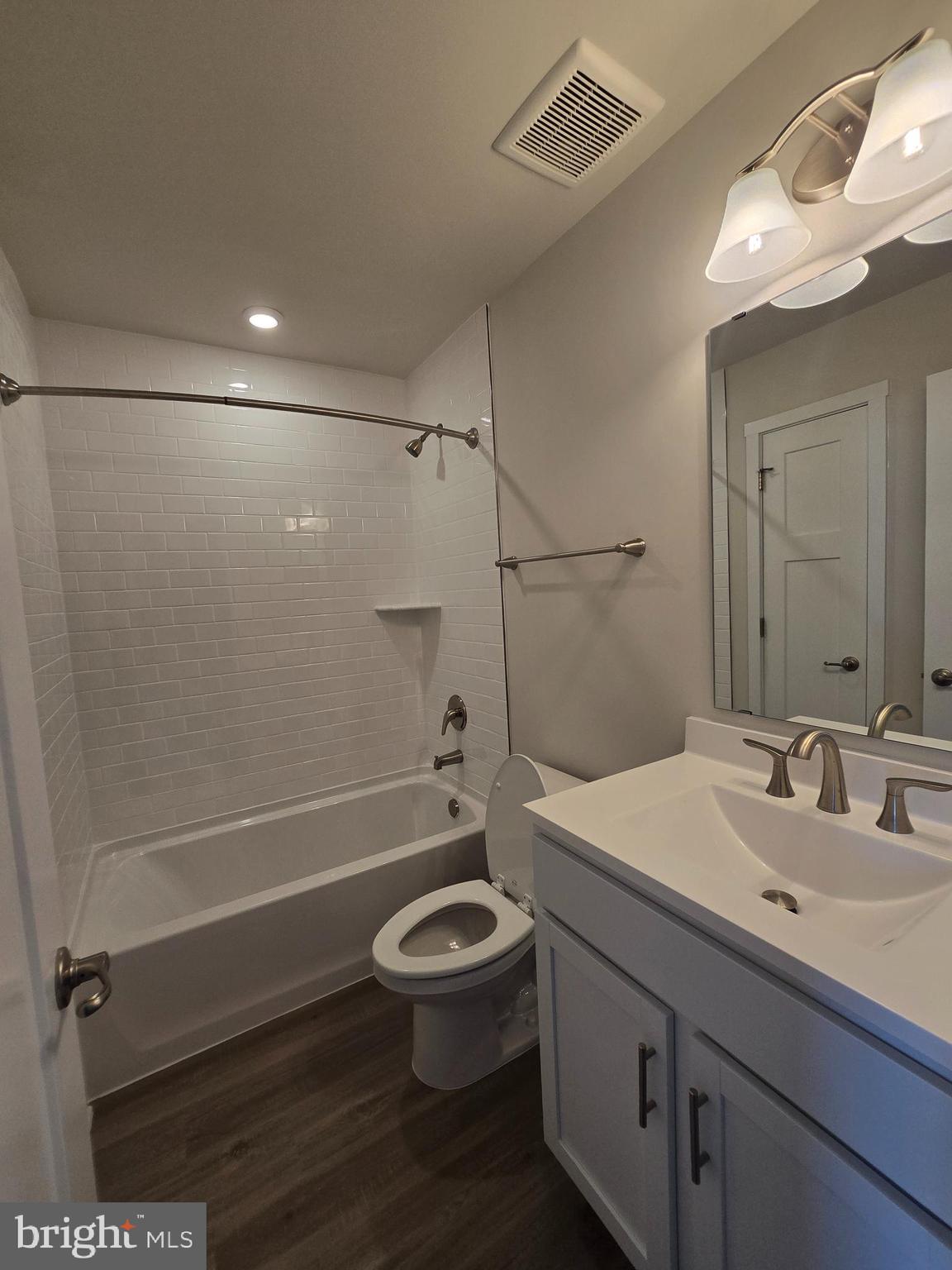 SOUTH BROOK - Residential Lease