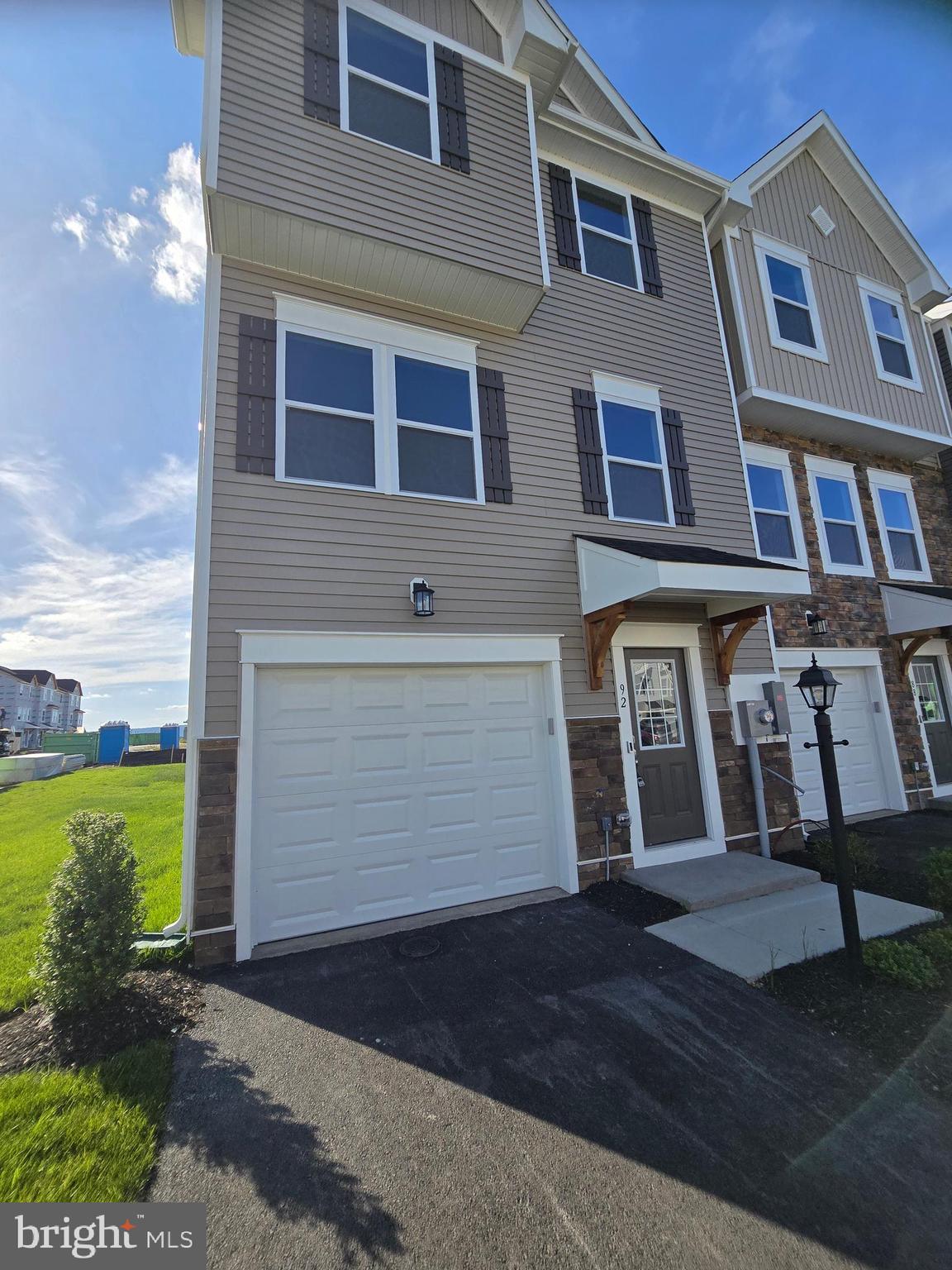 SOUTH BROOK - Residential Lease