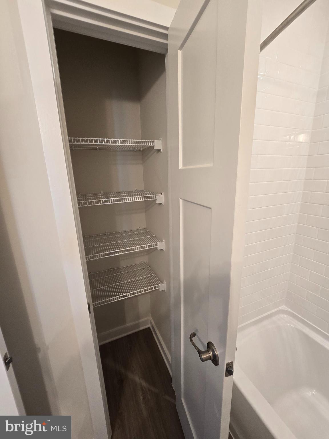 SOUTH BROOK - Residential Lease