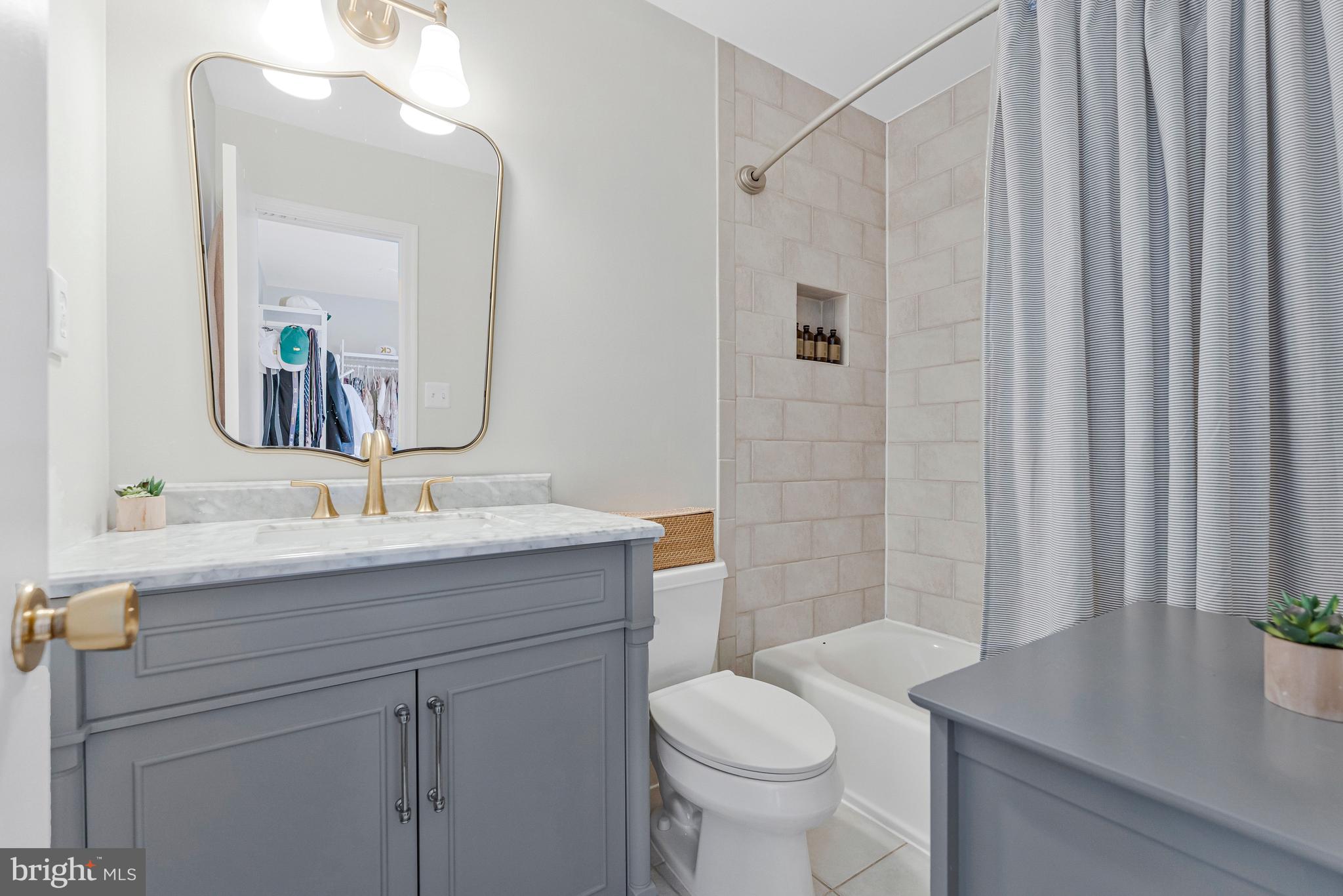 HICKORY CREEK - Residential