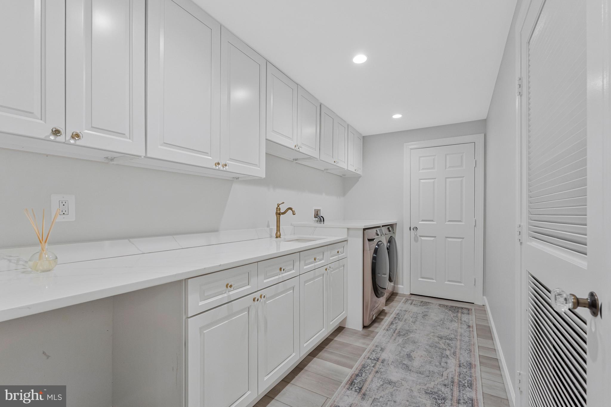 HICKORY CREEK - Residential