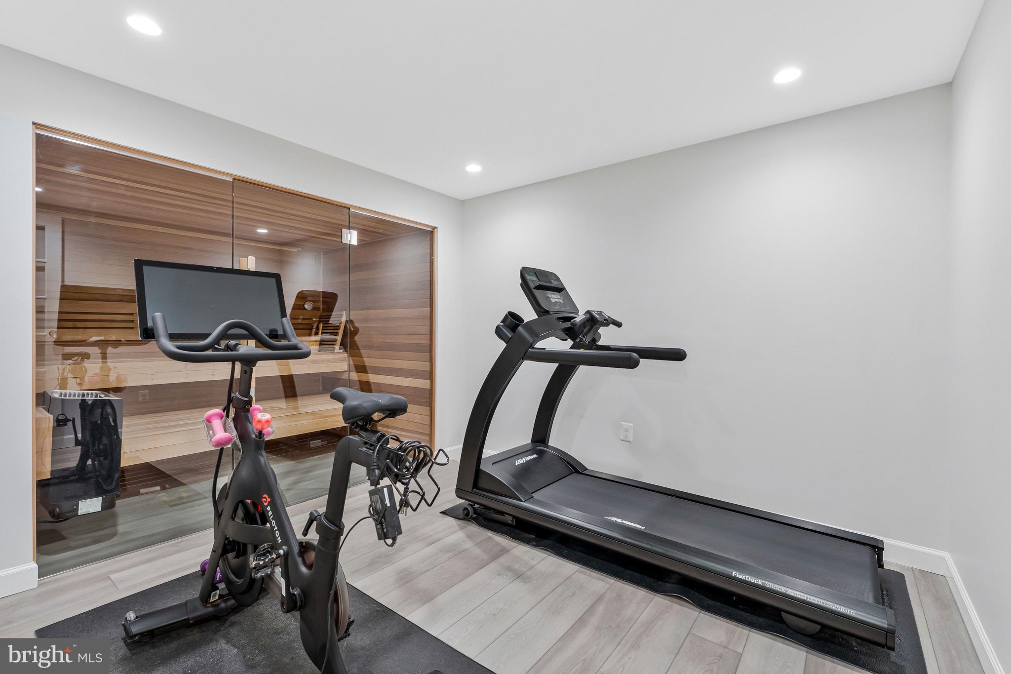 HICKORY CREEK - Residential