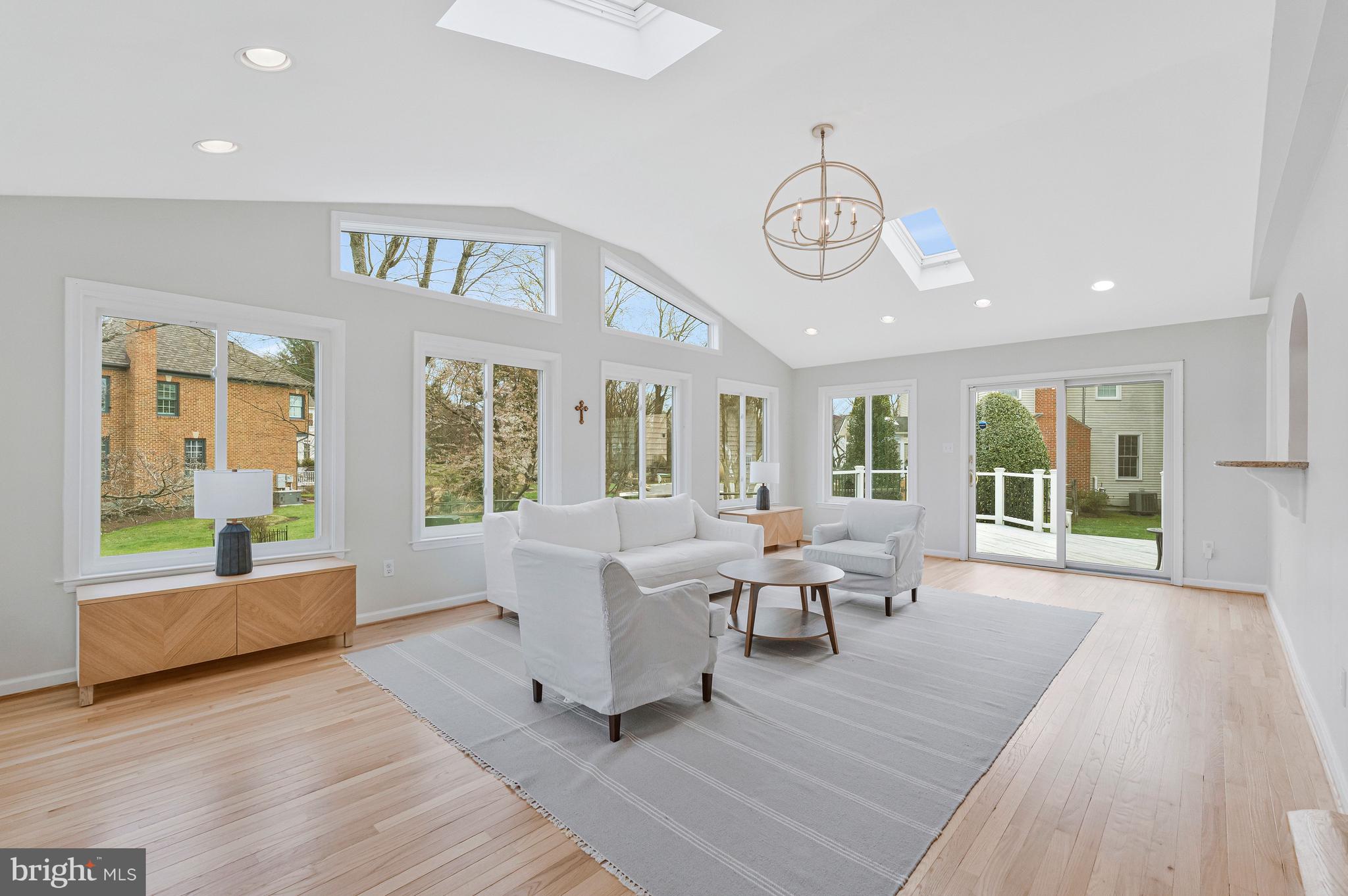 HICKORY CREEK - Residential