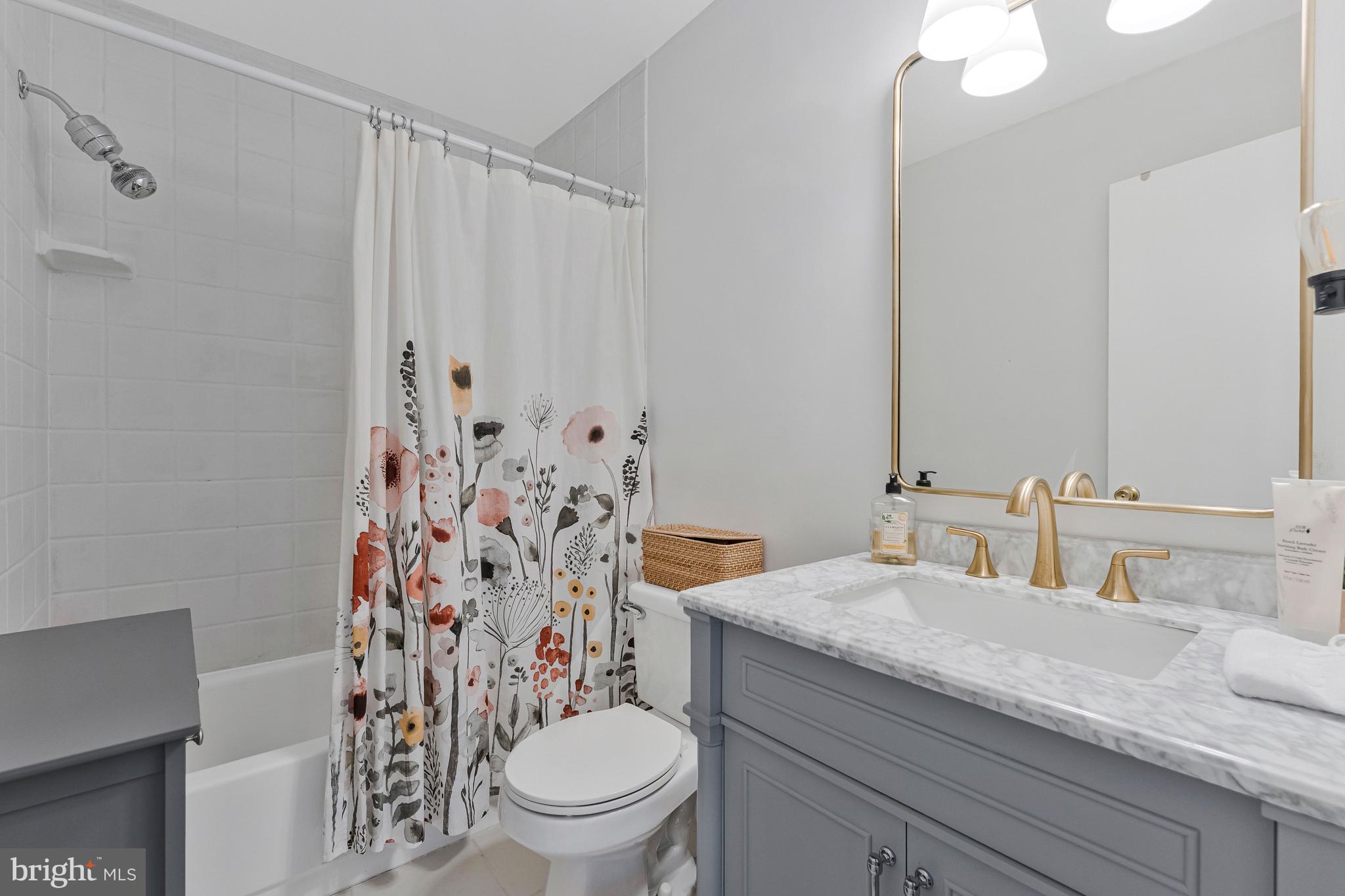 HICKORY CREEK - Residential