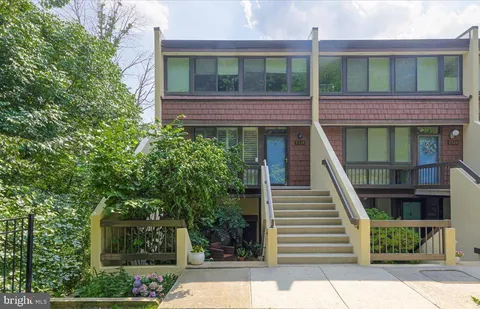 2330 S Quincy Street, Arlington, VA MLS: VAAR2054774