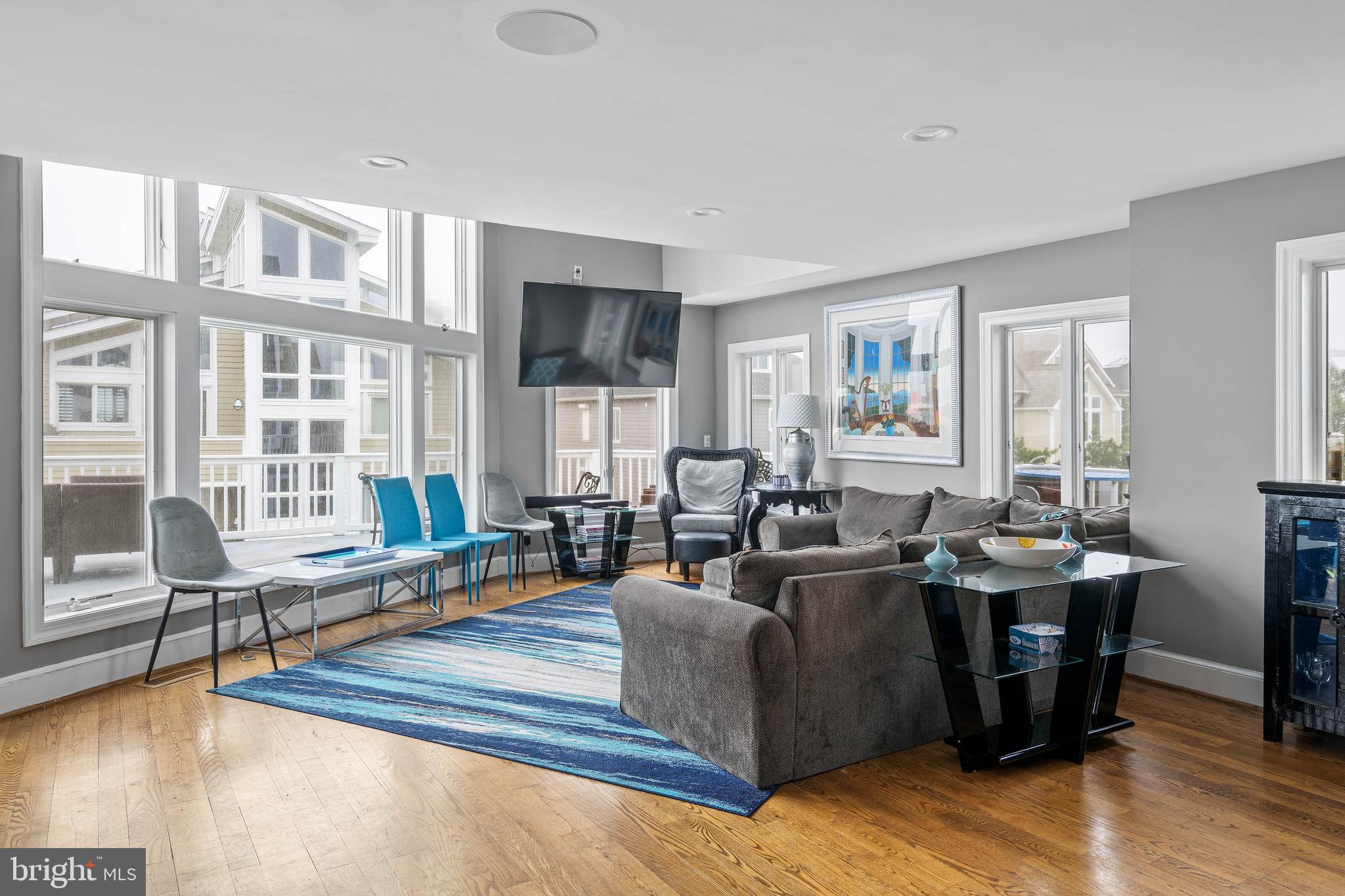 CURVES - Residential